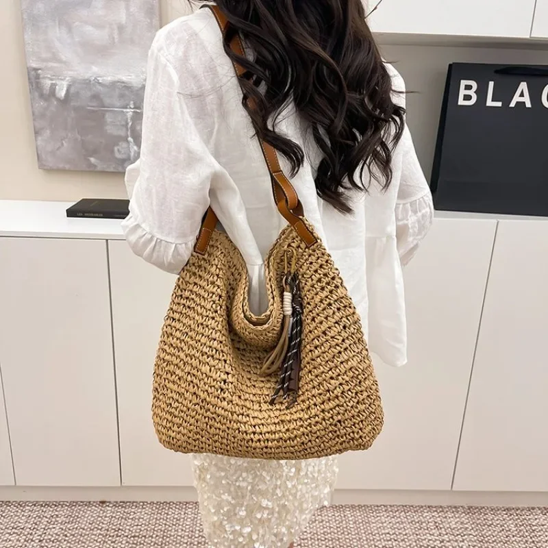 Chic Diaper Bag For Women: Simple Luxury Leather Handbag, High-End Vintage Messenger With Paris Designer Style And Logo
Chic Diaper Bag For Women: Simple Luxury Leather Handbag, High-End Vintage Messenger With Paris Designer Style And Logo