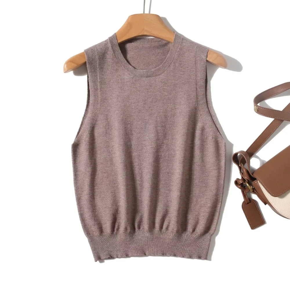 Female Vest Top Woman Knitwear Knit Elegant Pullover Women Sleeveless New Women's Vests Trend 2025 Casual Sweaters Cozy
Female Vest Top Woman Knitwear Knit Elegant Pullover Women Sleeveless New Women's Vests Trend 2025 Casual Sweaters Cozy