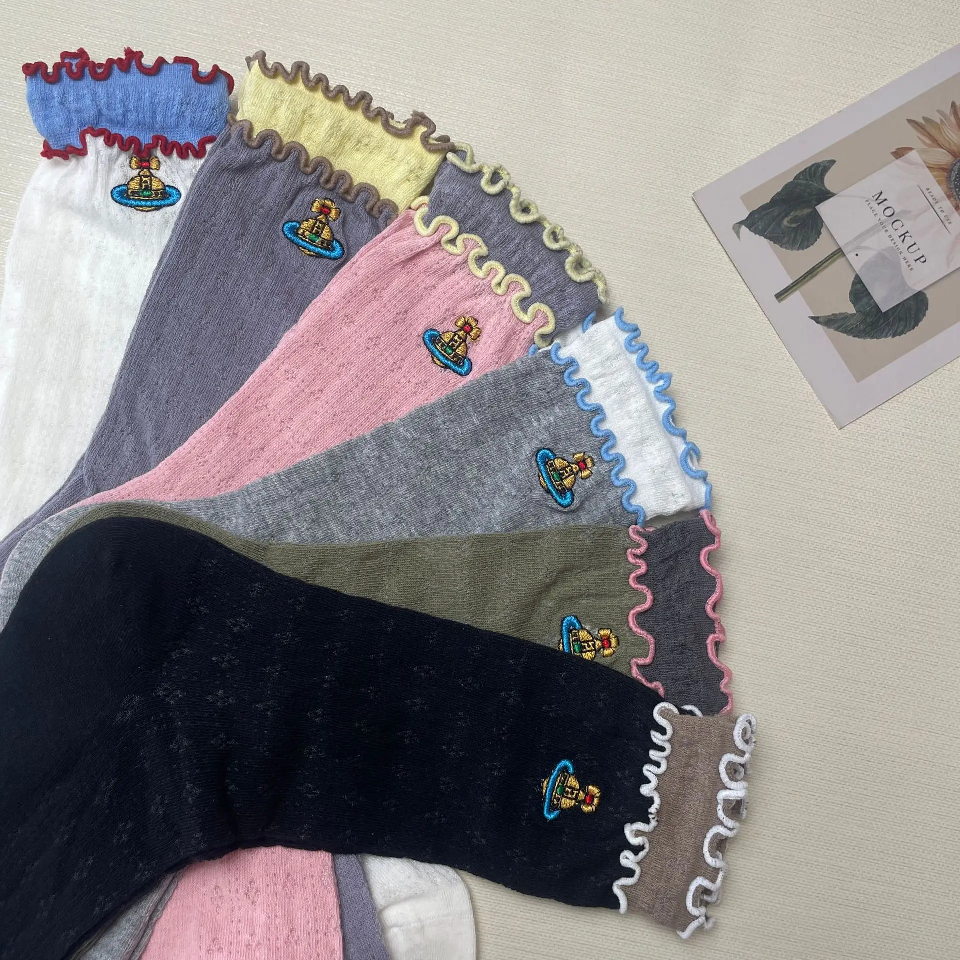 Summer New Style Thin Mesh Breathable Embroidered Socks Women's Fashionable Personality Earlet Lace Trim Socks All Day Wear
Summer New Style Thin Mesh Breathable Embroidered Socks Women's Fashionable Personality Earlet Lace Trim Socks All Day Wear