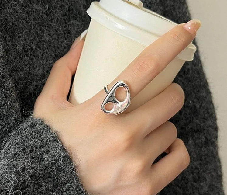 925 Sterling Silver Geometric Hollow Round Irregular Triangle Ring for Women Fine Jewelry Minimalist Accessories
925 Sterling Silver Geometric Hollow Round Irregular Triangle Ring for Women Fine Jewelry Minimalist Accessories