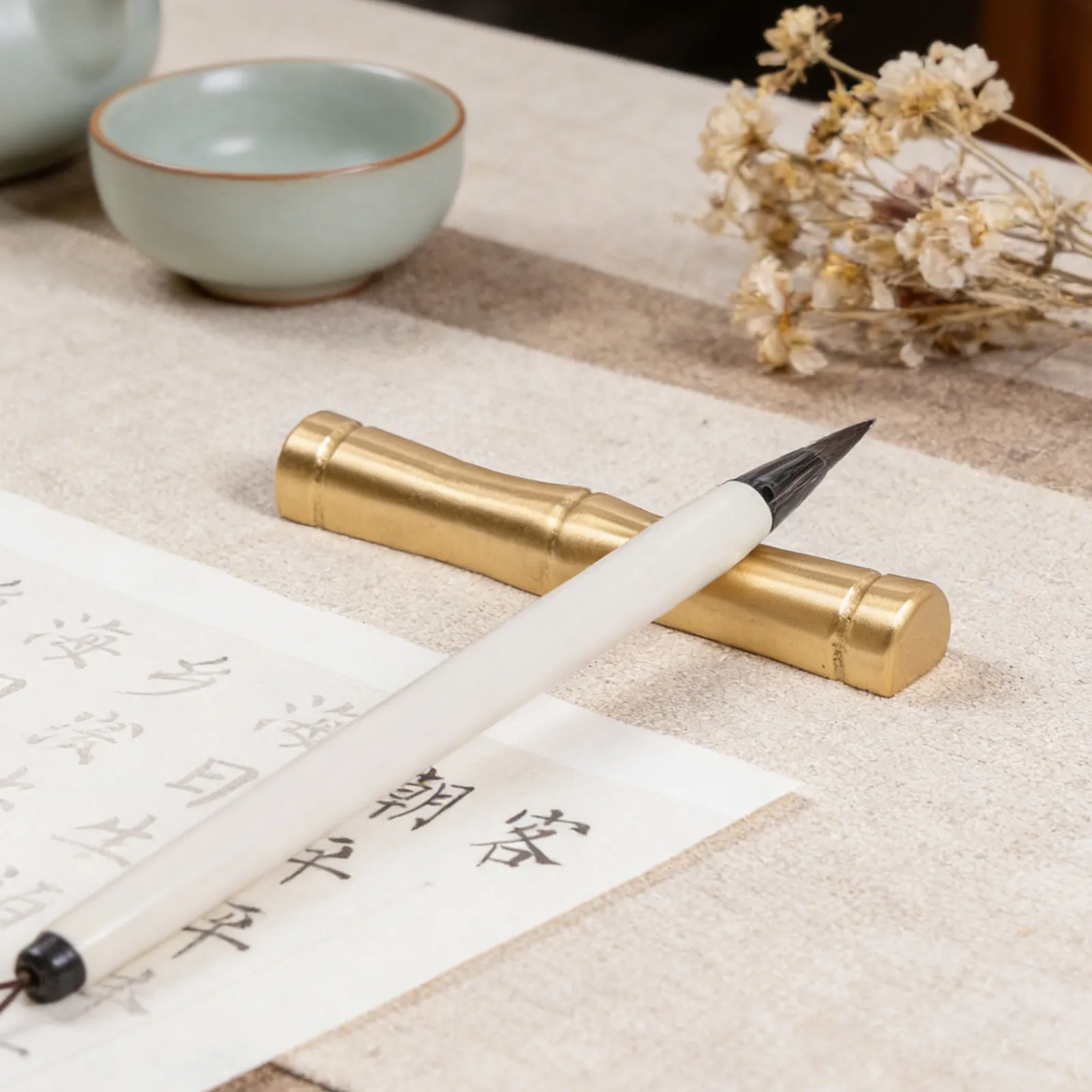Chinese Calligraphy Pen Holder Brass Brush Rack Retro Style Writing Brush Stand Ink Pen Support Desktop Decoration for Home
Chinese Calligraphy Pen Holder Brass Brush Rack Retro Style Writing Brush Stand Ink Pen Support Desktop Decoration for Home