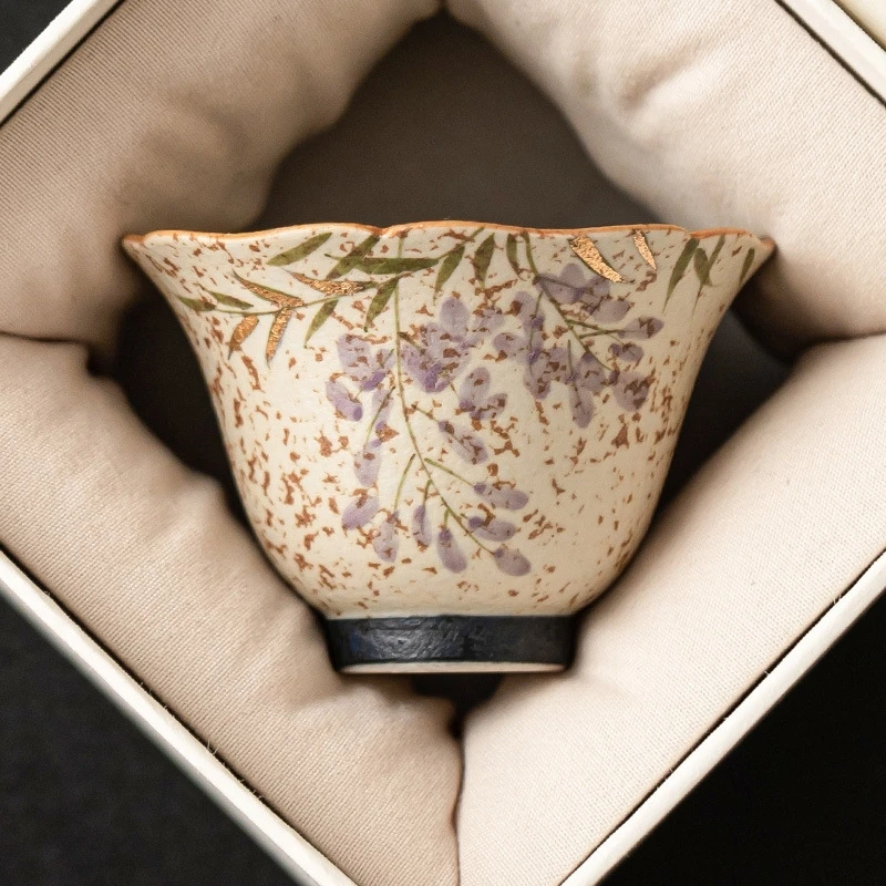 Кружка с ручной росписью в сине-белых тонах с изображением глицинии, большая, термостойкая, с кольцевидным ободком, для дегустации чая, декор для дома и стола, для пар.
Кружка с ручной росписью в сине-белых тонах с изображением глицинии, большая, термостойкая, с кольцевидным ободком, для дегустации чая, декор для дома и стола, для пар.