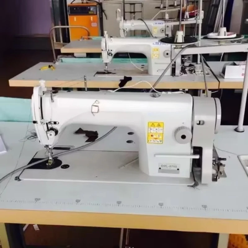 ZC1- Single automatic walking foot feeding industrial sewing machine, a durable metal sewing machine for leather fabric clothing
ZC1- Single automatic walking foot feeding industrial sewing machine, a durable metal sewing machine for leather fabric clothing