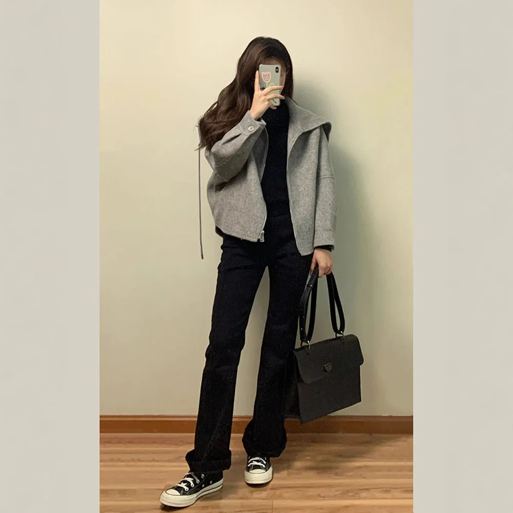 This year's fashion sense is super good-looking, gray large lapel collar short woolen coat women's 2025 new autumn
This year's fashion sense is super good-looking, gray large lapel collar short woolen coat women's 2025 new autumn