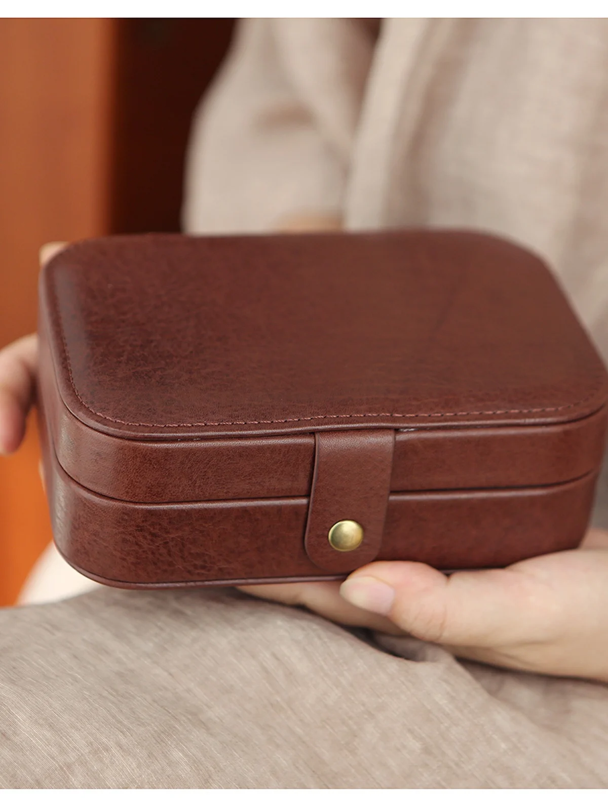 Necklace Ring Storage Bag Cowhide Accessories Box Portable Jewelry Genuine Leather Exquisite for Travel
Necklace Ring Storage Bag Cowhide Accessories Box Portable Jewelry Genuine Leather Exquisite for Travel