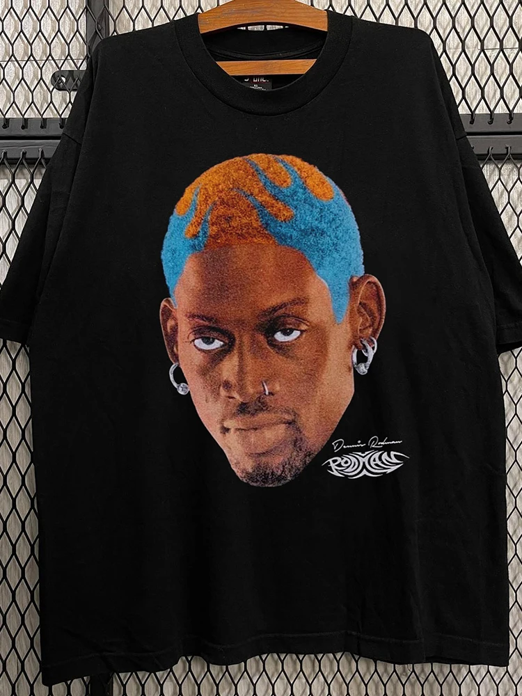 Футболка с портретом Денниса Родмана в стиле High Street Cool Vibe, американская, в стиле Lazy Sle, спортивная, хлопковая, с круглым вырезом, молодежная, модная.
Футболка с портретом Денниса Родмана в стиле High Street Cool Vibe, американская, в стиле Lazy Sle, спортивная, хлопковая, с круглым вырезом, молодежная, модная.