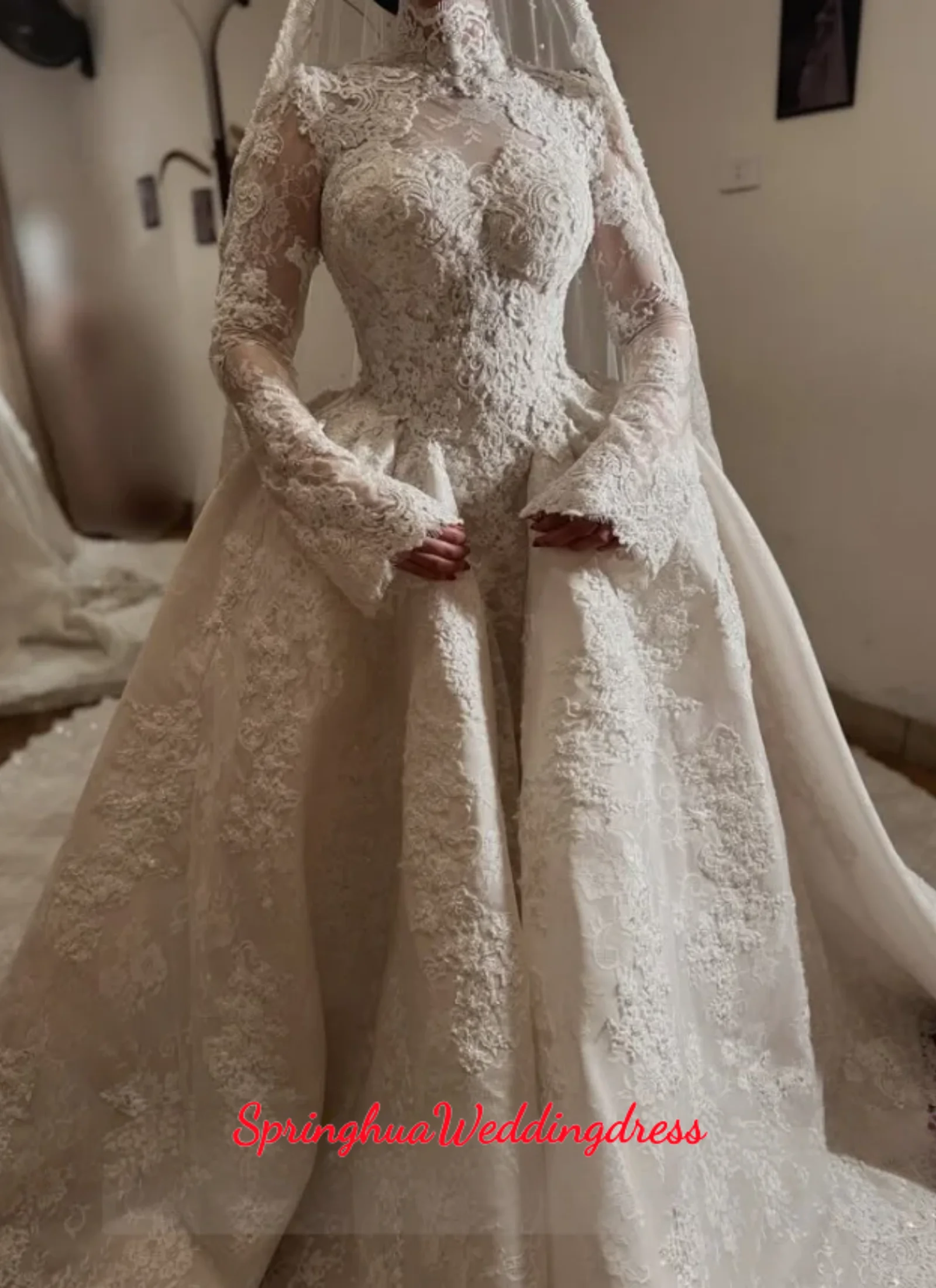 Customized Embroidered and Printed Muslim Wedding Gown Lace Trim Embroidery A Line Skirt Bridal Dress Islamic Bride Wedding
Customized Embroidered and Printed Muslim Wedding Gown Lace Trim Embroidery A Line Skirt Bridal Dress Islamic Bride Wedding