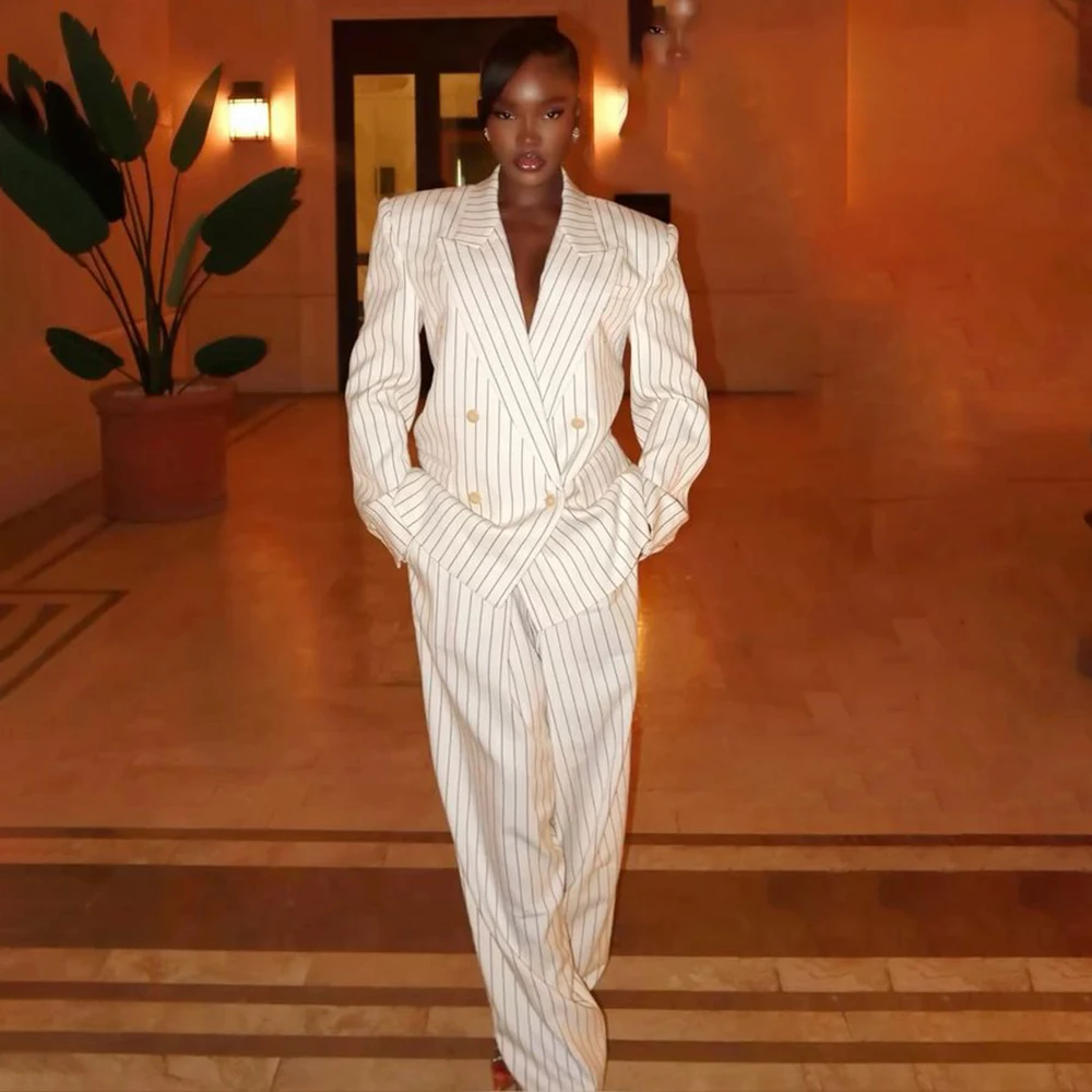 Double Breasted Stripe Women's Suits Elegant Peak Lapel Blazer Luxury Regular Length 2 Piece Jacket Pants Tailor Made Outfits
Double Breasted Stripe Women's Suits Elegant Peak Lapel Blazer Luxury Regular Length 2 Piece Jacket Pants Tailor Made Outfits
