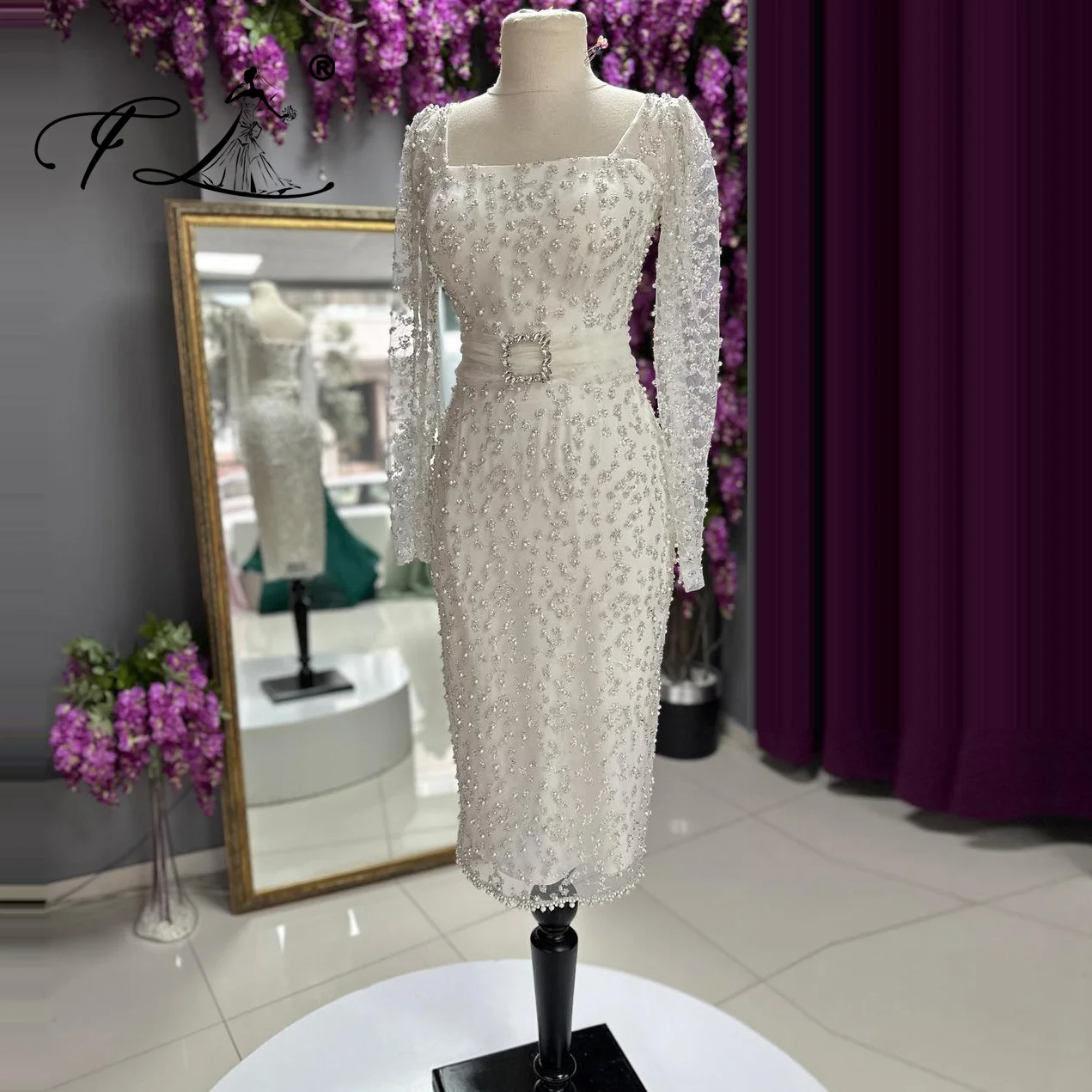 Elegant Square Neck Long Illusion Sleeves Sheath Mother Of The Bride Dresses Beaded Knee-Length Customized Wedding Guest Dresses
Elegant Square Neck Long Illusion Sleeves Sheath Mother Of The Bride Dresses Beaded Knee-Length Customized Wedding Guest Dresses