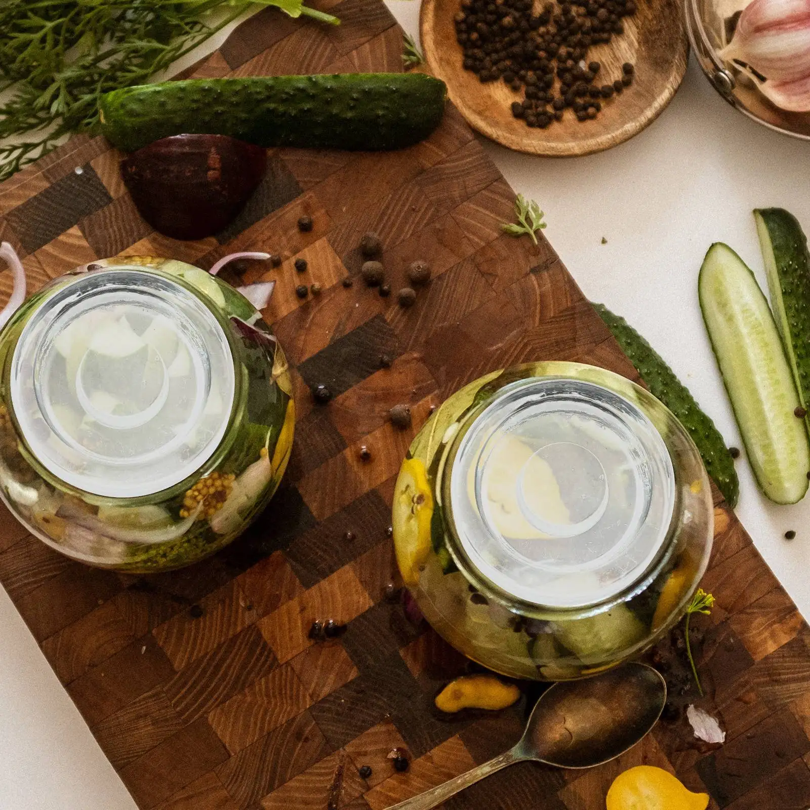 3pcs Glass Fermenting Weights for Wide Mouth Jars Practical Make Sauerkraut Kimchi Fermented Foods Safe Lids Kitchen Bar
3pcs Glass Fermenting Weights for Wide Mouth Jars Practical Make Sauerkraut Kimchi Fermented Foods Safe Lids Kitchen Bar