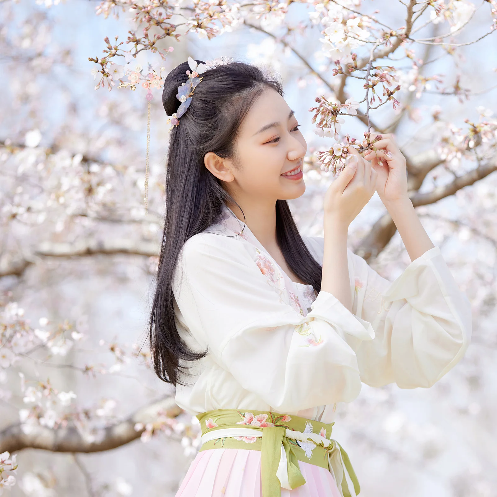 1 комплект, традиционные головные уборы ханьфу, заколки для волос с цветочным кристаллом и жемчугом, набор для свадьбы, выпускного вечера, вечеринки, традиционный головной убор ханьфу
1 комплект, традиционные головные уборы ханьфу, заколки для волос с цветочным кристаллом и жемчугом, набор для свадьбы, выпускного вечера, вечеринки, традиционный головной убор ханьфу