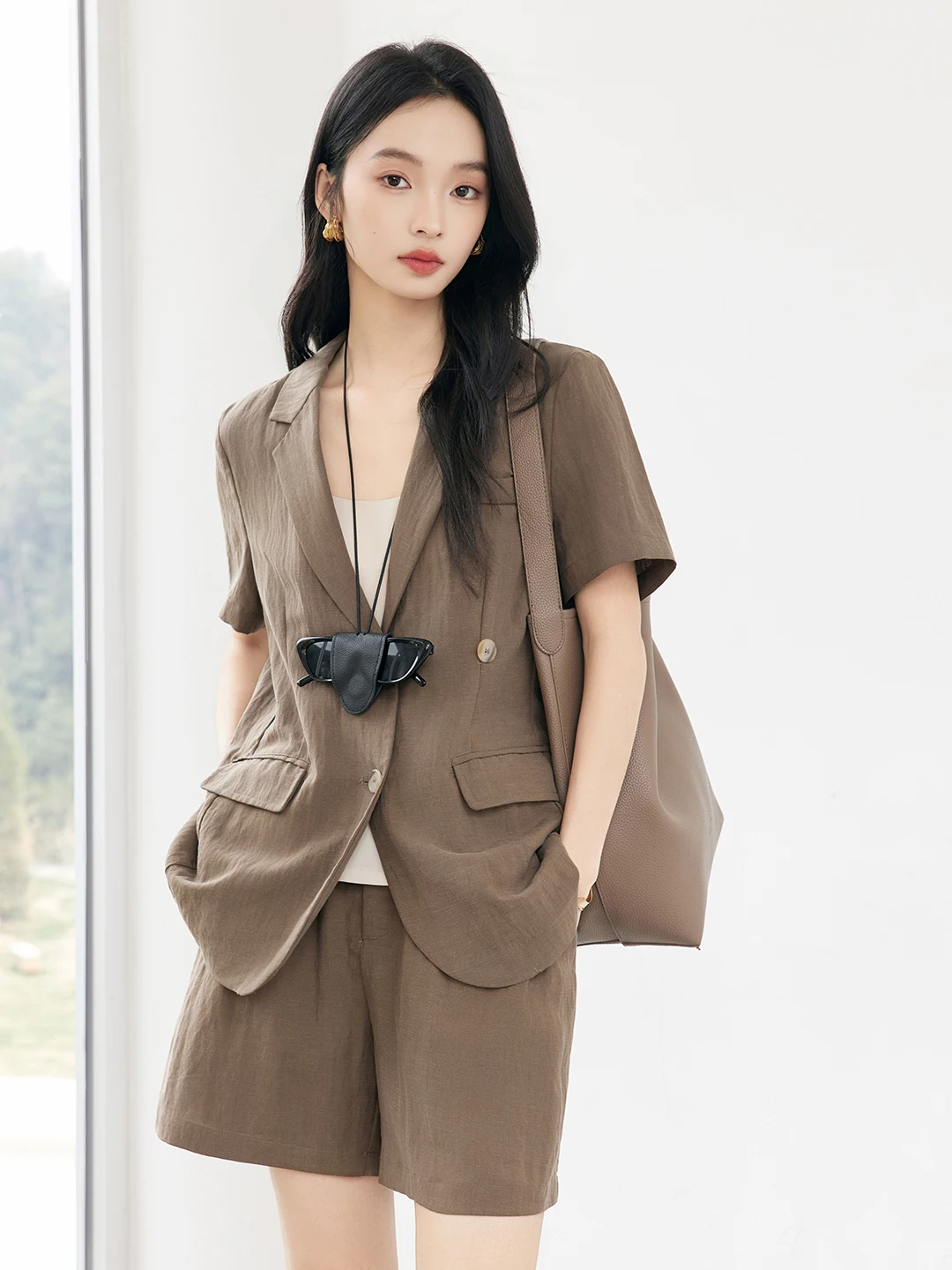 Fashionable Commute Style Women's Suit Set Simple Wide Edition Short Sleeve Suit Jacket Casual Summer New Arrival
Fashionable Commute Style Women's Suit Set Simple Wide Edition Short Sleeve Suit Jacket Casual Summer New Arrival