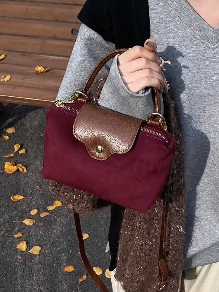 Women's Retro Matte Splicing PU Small Square Bag New High Quality Texture Handheld Bag Fashion Single Shoulder Crossbody Bag
Women's Retro Matte Splicing PU Small Square Bag New High Quality Texture Handheld Bag Fashion Single Shoulder Crossbody Bag
