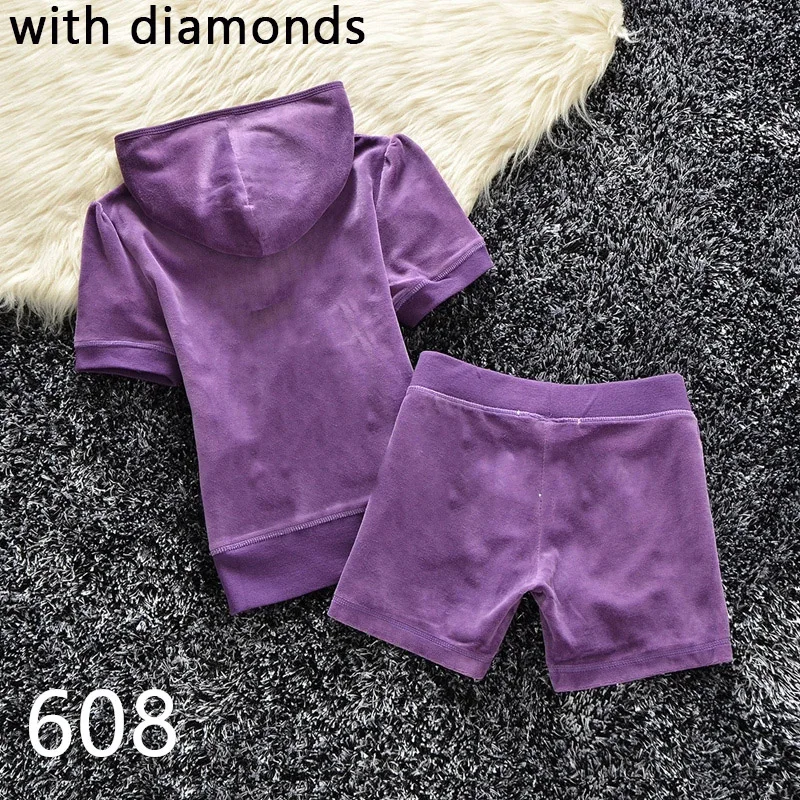 2026 Summer Women Velvet Suit Two Piece Set Women's Sweatshirt and Shorts Set Women's Tracksuit with Diamonds
2026 Summer Women Velvet Suit Two Piece Set Women's Sweatshirt and Shorts Set Women's Tracksuit with Diamonds