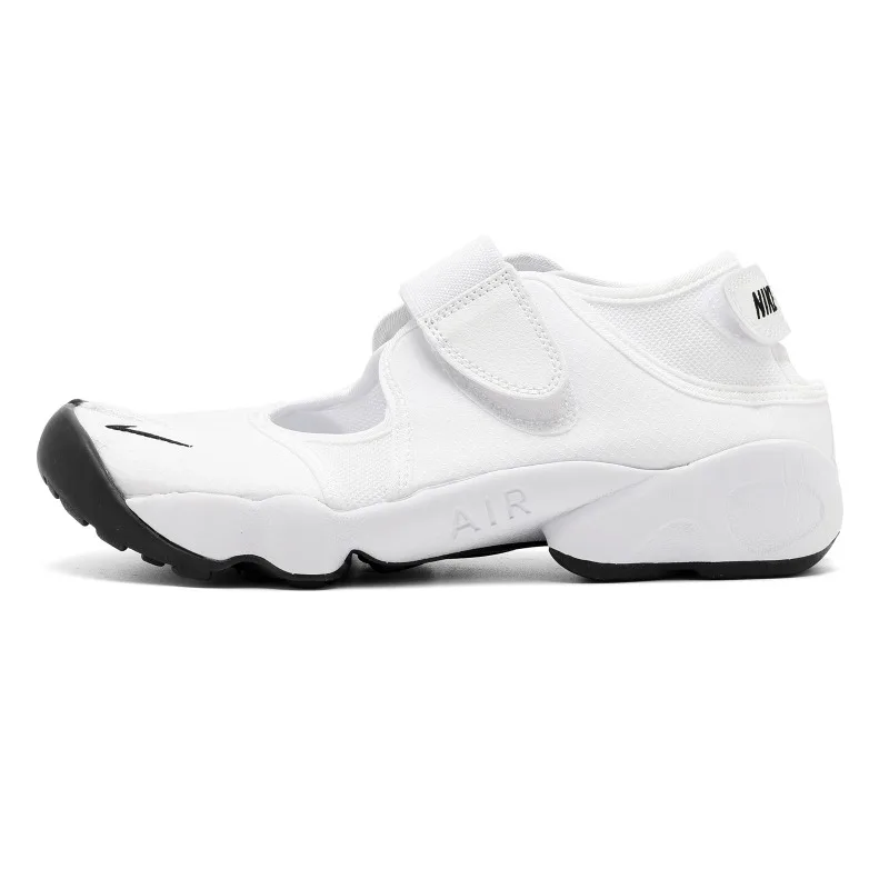 Nike Air Rift Breathe, черно-белые летние уличные сандалии, мужские дышащие сетчатые модные повседневные спортивные пляжные туфли, размер 40-46
Nike Air Rift Breathe, черно-белые летние уличные сандалии, мужские дышащие сетчатые модные повседневные спортивные пляжные туфли, размер 40-46