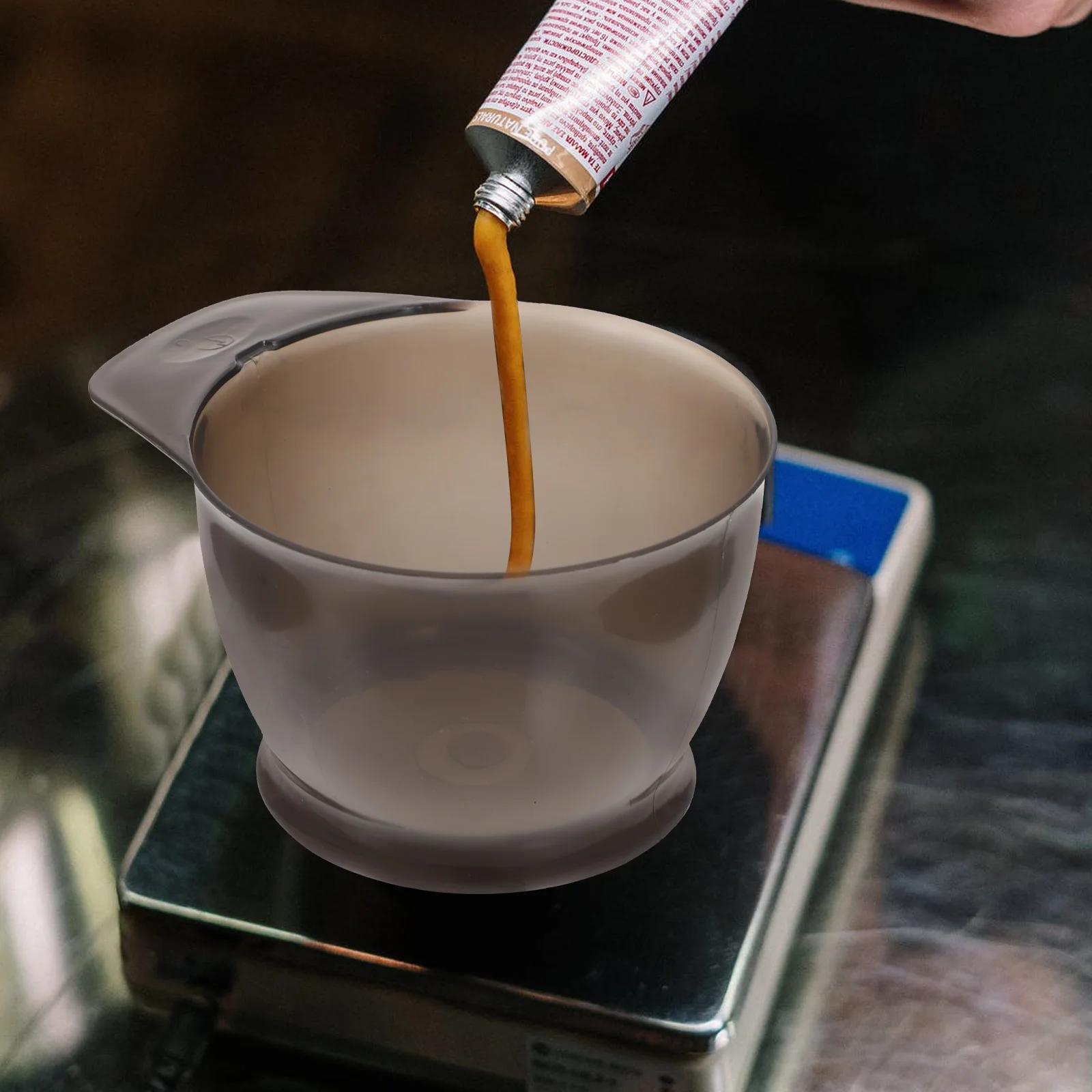 1Set Hair Coloring Kit Professional Easy-Use Dyeing Tools for Multi-Color Tinting Bleaching Salon Home Use Hair Treatment
1Set Hair Coloring Kit Professional Easy-Use Dyeing Tools for Multi-Color Tinting Bleaching Salon Home Use Hair Treatment