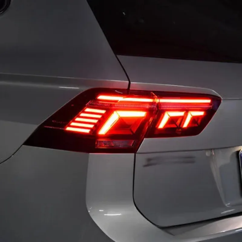 Car Tail Lamp Assembly Modified LED Taillight Running Lights Brake Lights Turn Signal For VW Tiguan 2017-2021
Car Tail Lamp Assembly Modified LED Taillight Running Lights Brake Lights Turn Signal For VW Tiguan 2017-2021