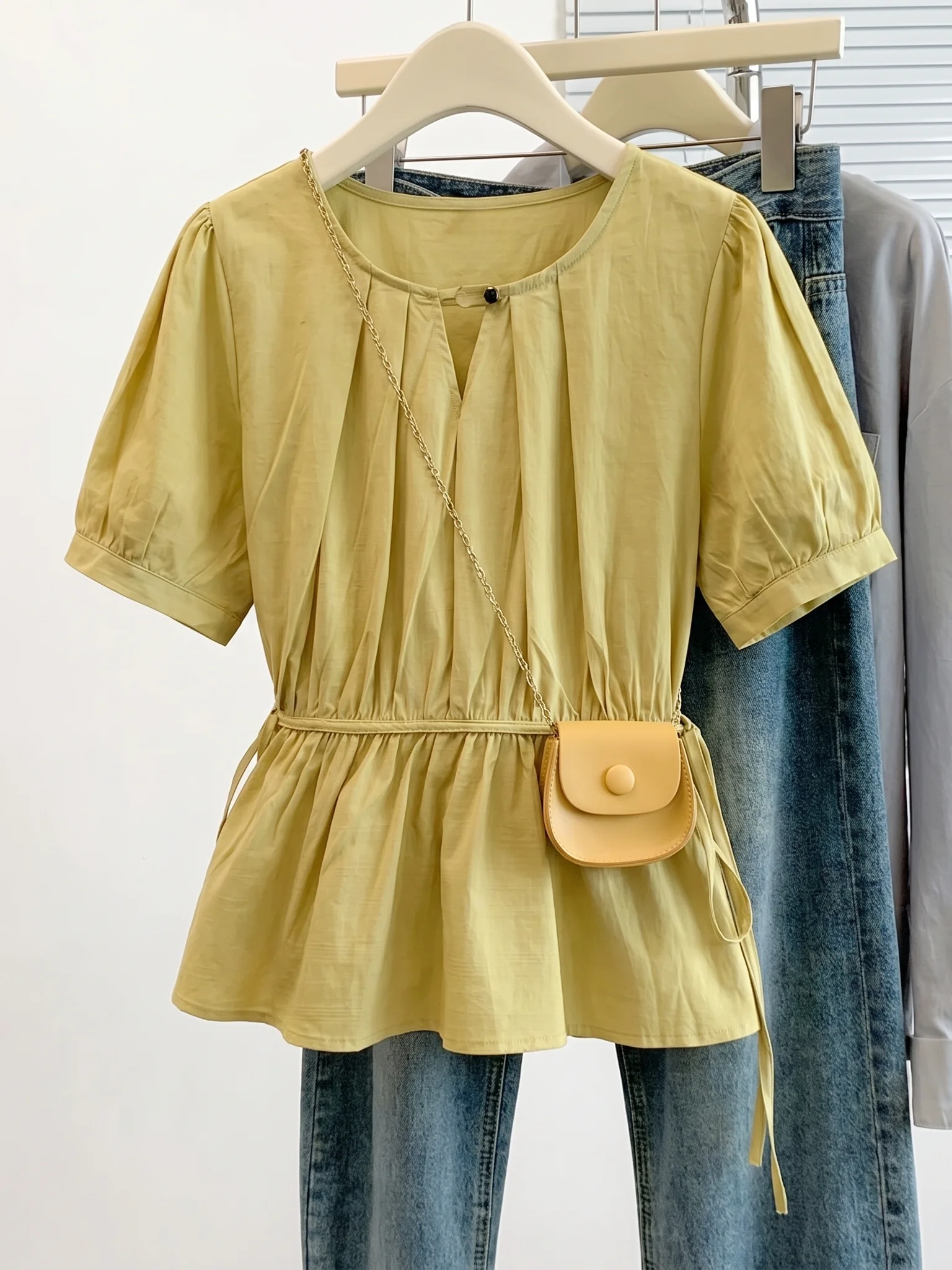 Yellow Green Color Women's Short Sleeve Shirt Drawstring Waist Design Summer New Style plus Size Fashion Top Commute Friendly
Yellow Green Color Women's Short Sleeve Shirt Drawstring Waist Design Summer New Style plus Size Fashion Top Commute Friendly