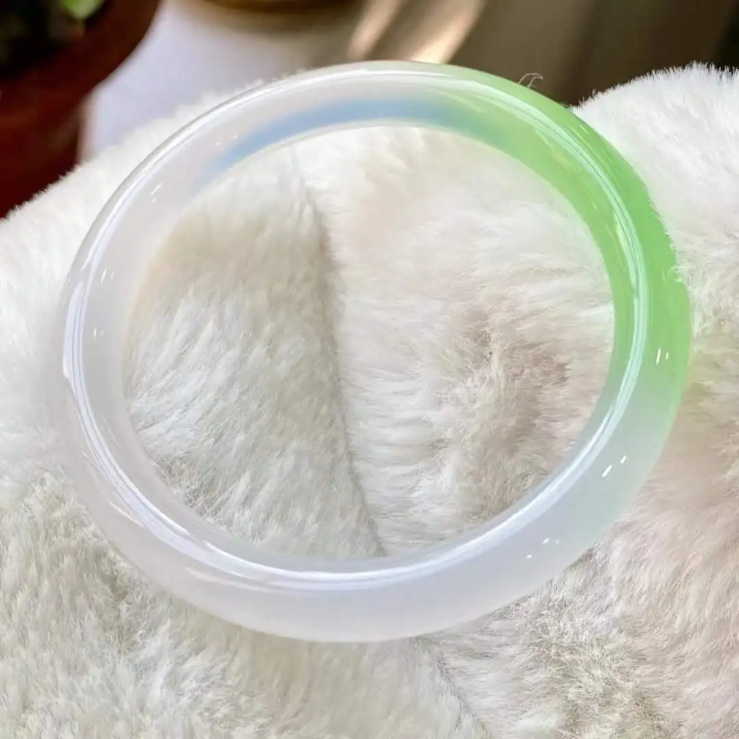 White Agate Bracelet Thin round Bar Gradient Green Chalcedony Bracelet Summer Beauty Bar Bracelet for Women
White Agate Bracelet Thin round Bar Gradient Green Chalcedony Bracelet Summer Beauty Bar Bracelet for Women
