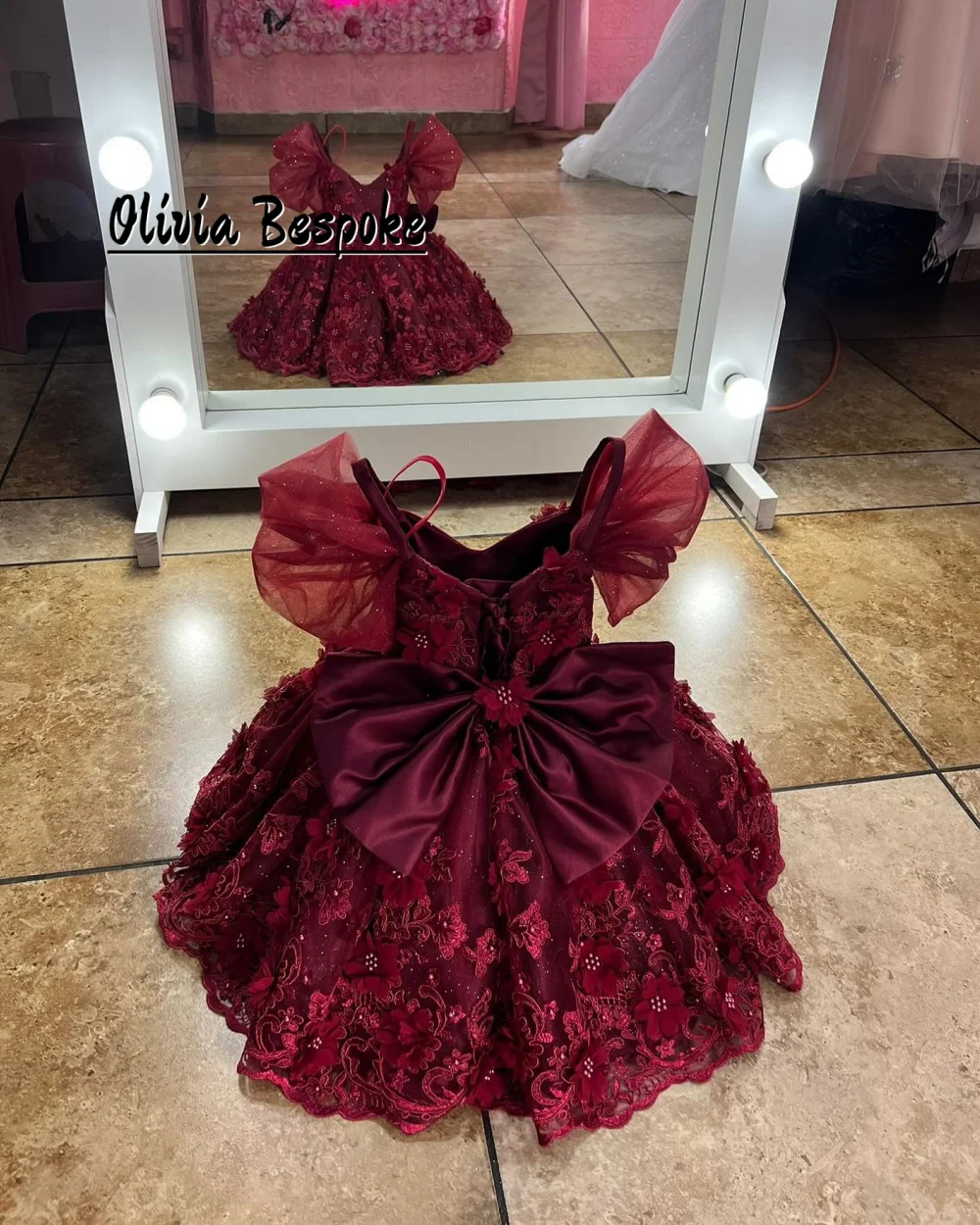 Burgundy Lace Flower Girls Dresses For Wedding Party Off The Shoulder Puff Sleeve Princess Prom Dress Customized
Burgundy Lace Flower Girls Dresses For Wedding Party Off The Shoulder Puff Sleeve Princess Prom Dress Customized