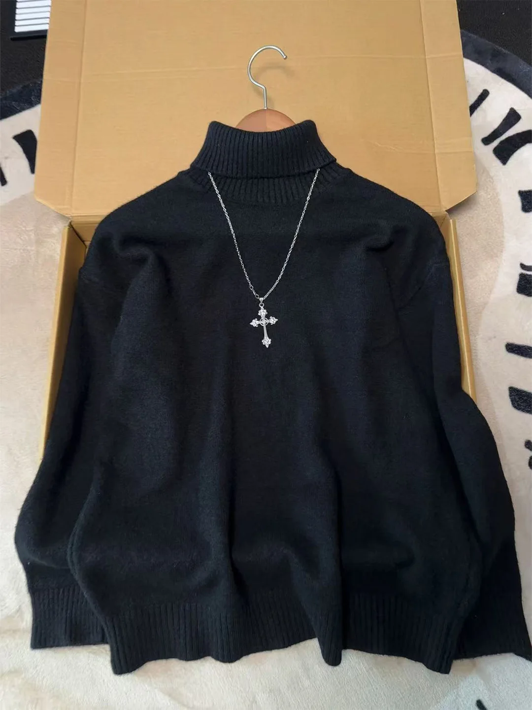 Black High Collar Fleece Lined Men's Knitwear Thickened Winter Base Shirt Cleanfit Style Loose Fit Long Sleeve Crew Neck
Black High Collar Fleece Lined Men's Knitwear Thickened Winter Base Shirt Cleanfit Style Loose Fit Long Sleeve Crew Neck