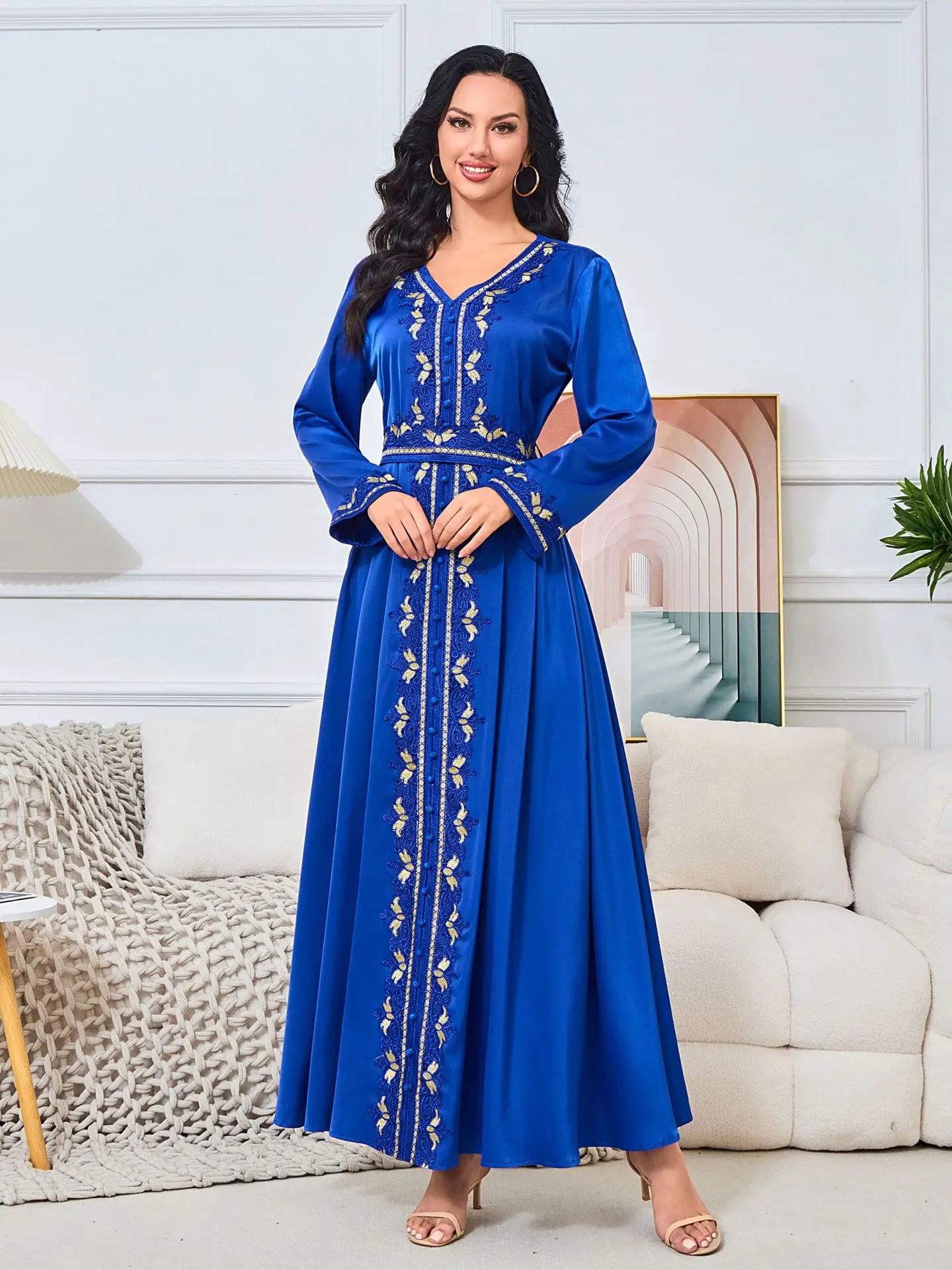 Temperament National Style Dress Muslim Embroidery Abayas for Women Casual V-neck Abaya Kaftan Robe Femme Vintage Maxi Vestidos
Temperament National Style Dress Muslim Embroidery Abayas for Women Casual V-neck Abaya Kaftan Robe Femme Vintage Maxi Vestidos