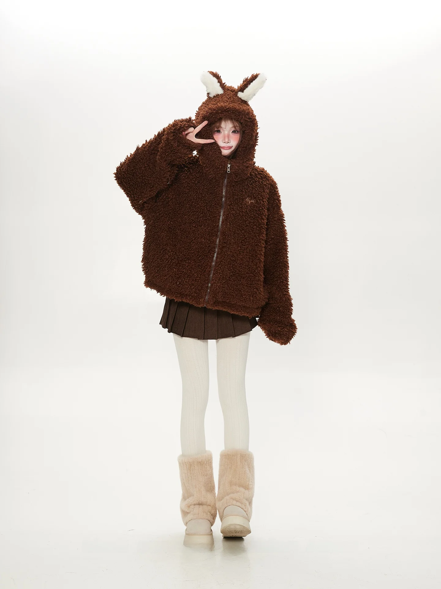 Стильная милая женская куртка с капюшоном из овечьей шерсти, мягкая, универсальная, зимняя, с градиентным цветом, утепленная, с длинными рукавами, укороченная, на молнии
Стильная милая женская куртка с капюшоном из овечьей шерсти, мягкая, универсальная, зимняя, с градиентным цветом, утепленная, с длинными рукавами, укороченная, на молнии