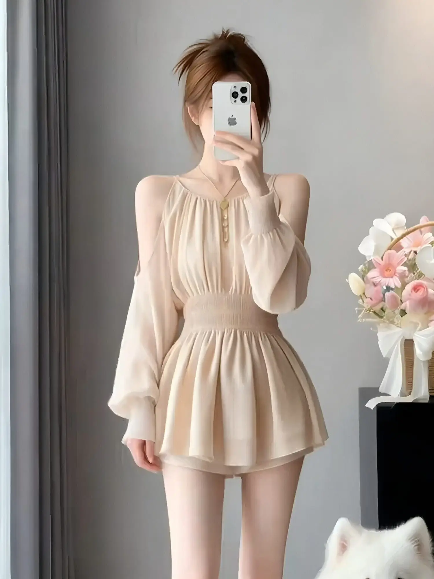 Elegant Summer High Waist Short Pants Set Women's Chic Shoulder Bared Waist Cinched Slimming Chiffon Top And Shorts Ensemble
Elegant Summer High Waist Short Pants Set Women's Chic Shoulder Bared Waist Cinched Slimming Chiffon Top And Shorts Ensemble