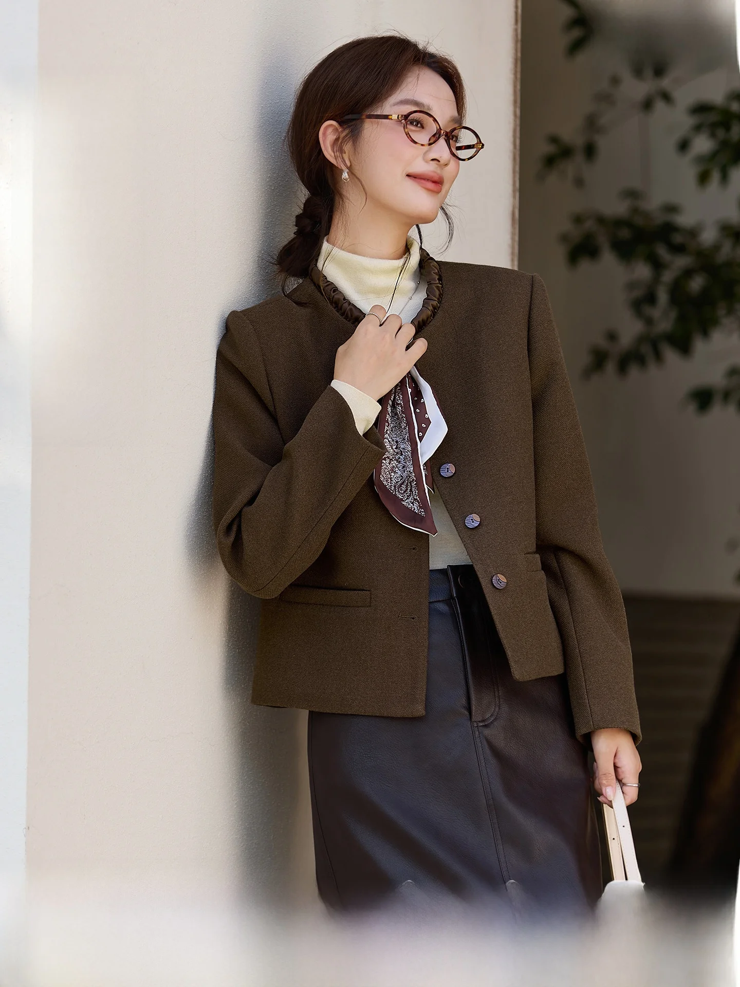 Brown Silk Scarf ort Coat Women's Winter Thiened Cotton Lined Long Sve round Ne Top Casual Sle Stand Version
Brown Silk Scarf ort Coat Women's Winter Thiened Cotton Lined Long Sve round Ne Top Casual Sle Stand Version