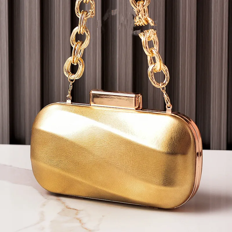 Fashionable Evening Bag Luxury PU Thick Chain Handheld Clutch Bridal Party Dress Handbag Elegant Shiny Silver Clutch
Fashionable Evening Bag Luxury PU Thick Chain Handheld Clutch Bridal Party Dress Handbag Elegant Shiny Silver Clutch