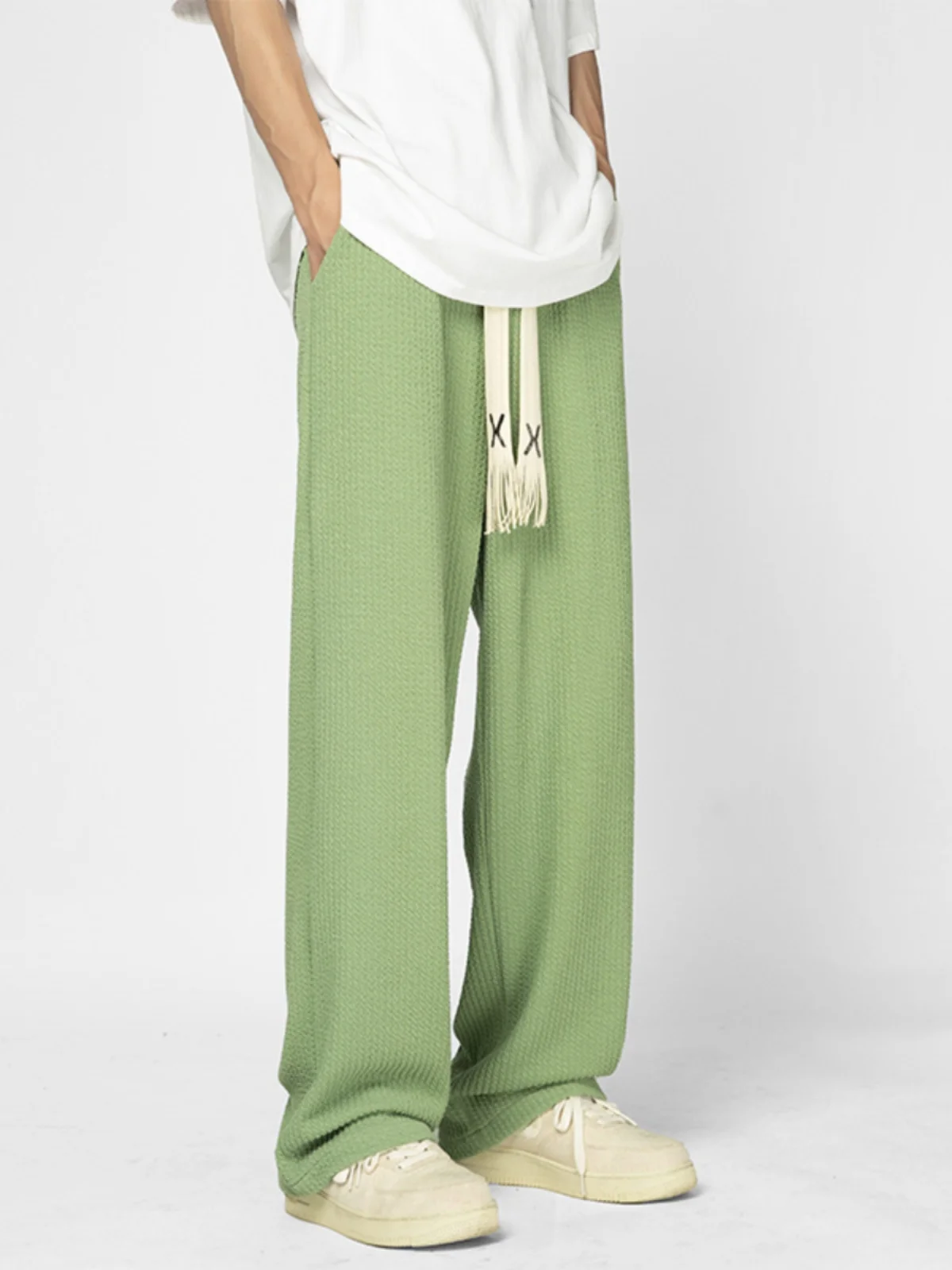 Мужские летние повседневные брюки из ледяного шелка с текстурой под мятую ткань, струящиеся, спортивные, длинные, модные, американский бренд
Мужские летние повседневные брюки из ледяного шелка с текстурой под мятую ткань, струящиеся, спортивные, длинные, модные, американский бренд