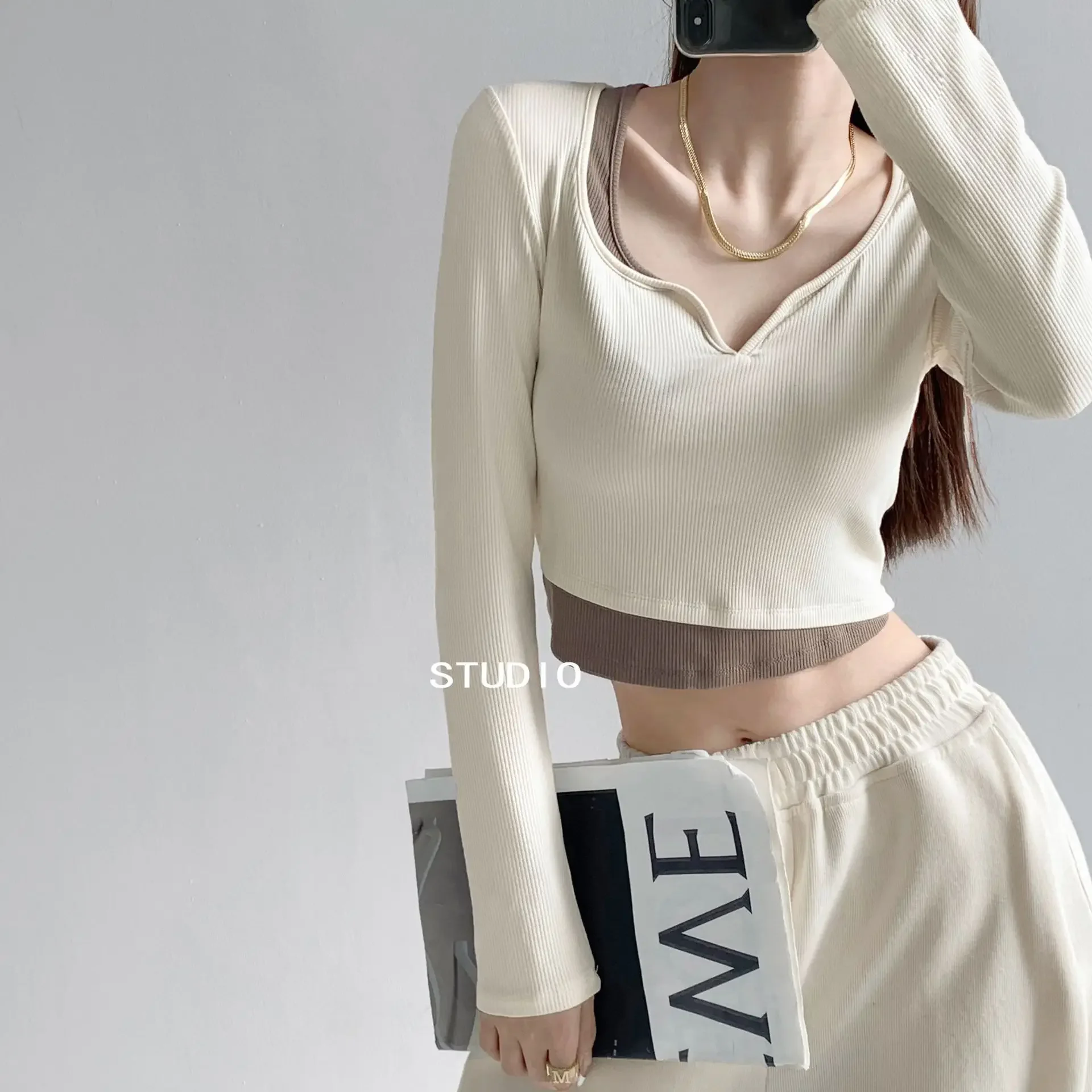 Korean Women Irregular T-Shirts Long Sleeve Casual Spring Autumn Solid Crop Tops V-Neck Fashion Slim Tees Shirts New Pullovers
Korean Women Irregular T-Shirts Long Sleeve Casual Spring Autumn Solid Crop Tops V-Neck Fashion Slim Tees Shirts New Pullovers