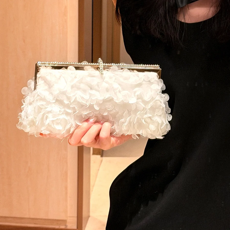 Luxury Women Chain Shoulder Bag Chiffon 3D Flower Banquet Bag Wedding Party Evening Bags Clutch Purse Handbag Crossbody Bag Sac
Luxury Women Chain Shoulder Bag Chiffon 3D Flower Banquet Bag Wedding Party Evening Bags Clutch Purse Handbag Crossbody Bag Sac