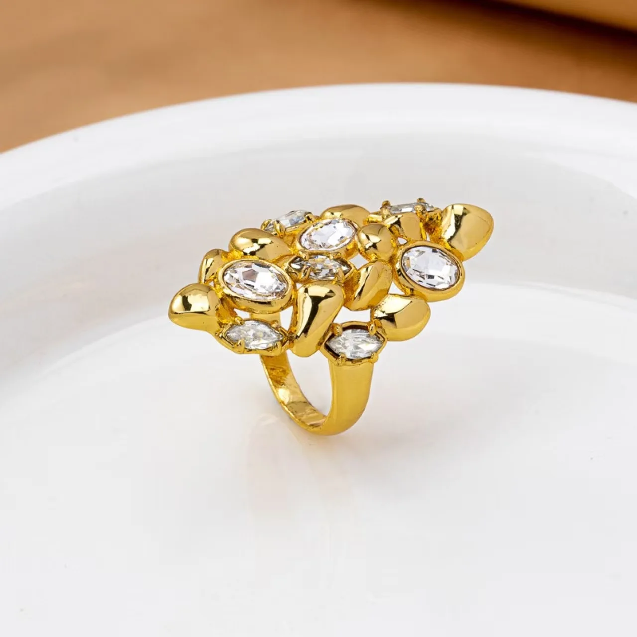 Niche Stainless Steel Alexis Ring For Women Moissanite Marquoise 18K Gold PVD Plated Chunky Finger Band Waterproof Chic Jewelry
Niche Stainless Steel Alexis Ring For Women Moissanite Marquoise 18K Gold PVD Plated Chunky Finger Band Waterproof Chic Jewelry
