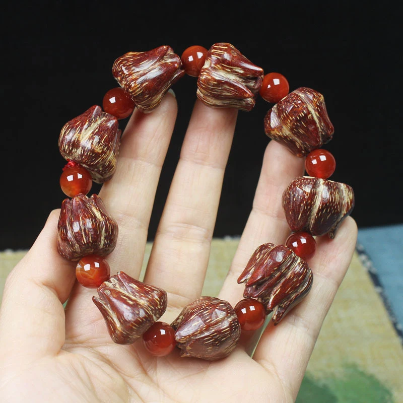 Blood-Dripping Lotus Bodhi Seed Bracelet, Unisex Bodhi Buddha Bead Bracelet Jewelry Accessory
Blood-Dripping Lotus Bodhi Seed Bracelet, Unisex Bodhi Buddha Bead Bracelet Jewelry Accessory