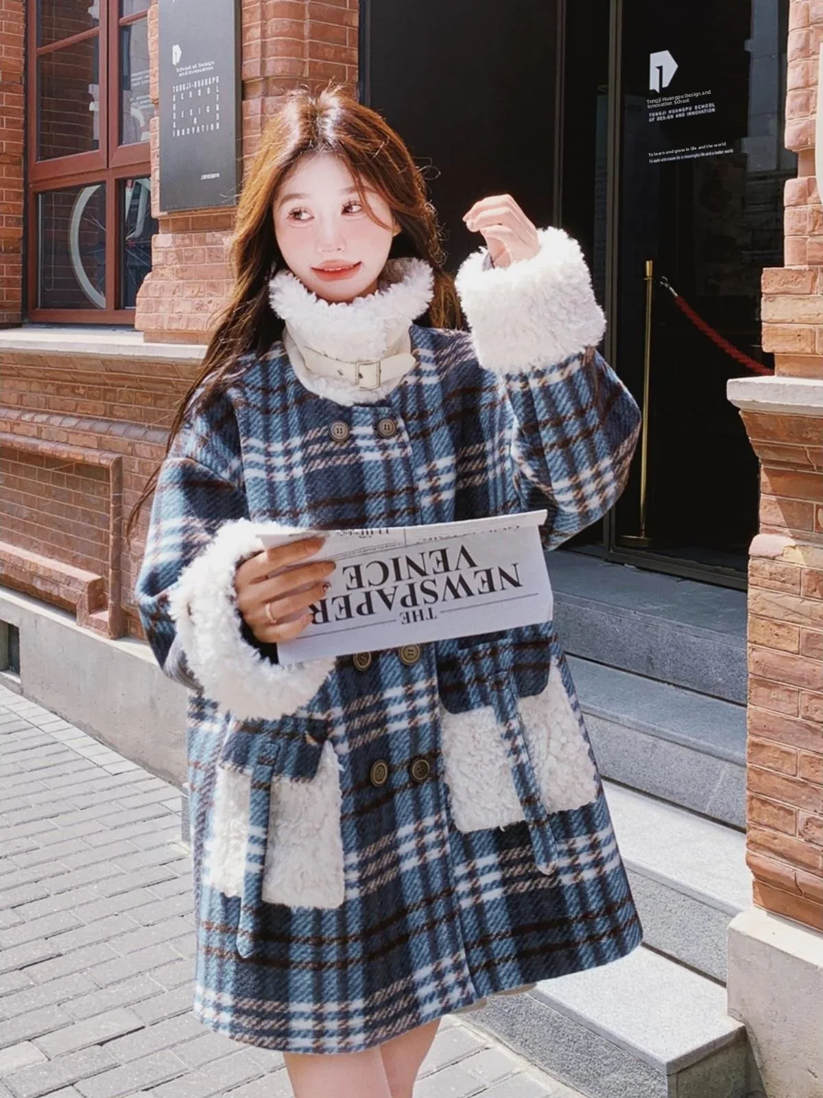 plus Size Korean Retro Plaid Woolen Coat Women's Thiened Lamb Fur Splicing Anti-Aging Woolen Coat Warmth Youthful Sle
plus Size Korean Retro Plaid Woolen Coat Women's Thiened Lamb Fur Splicing Anti-Aging Woolen Coat Warmth Youthful Sle