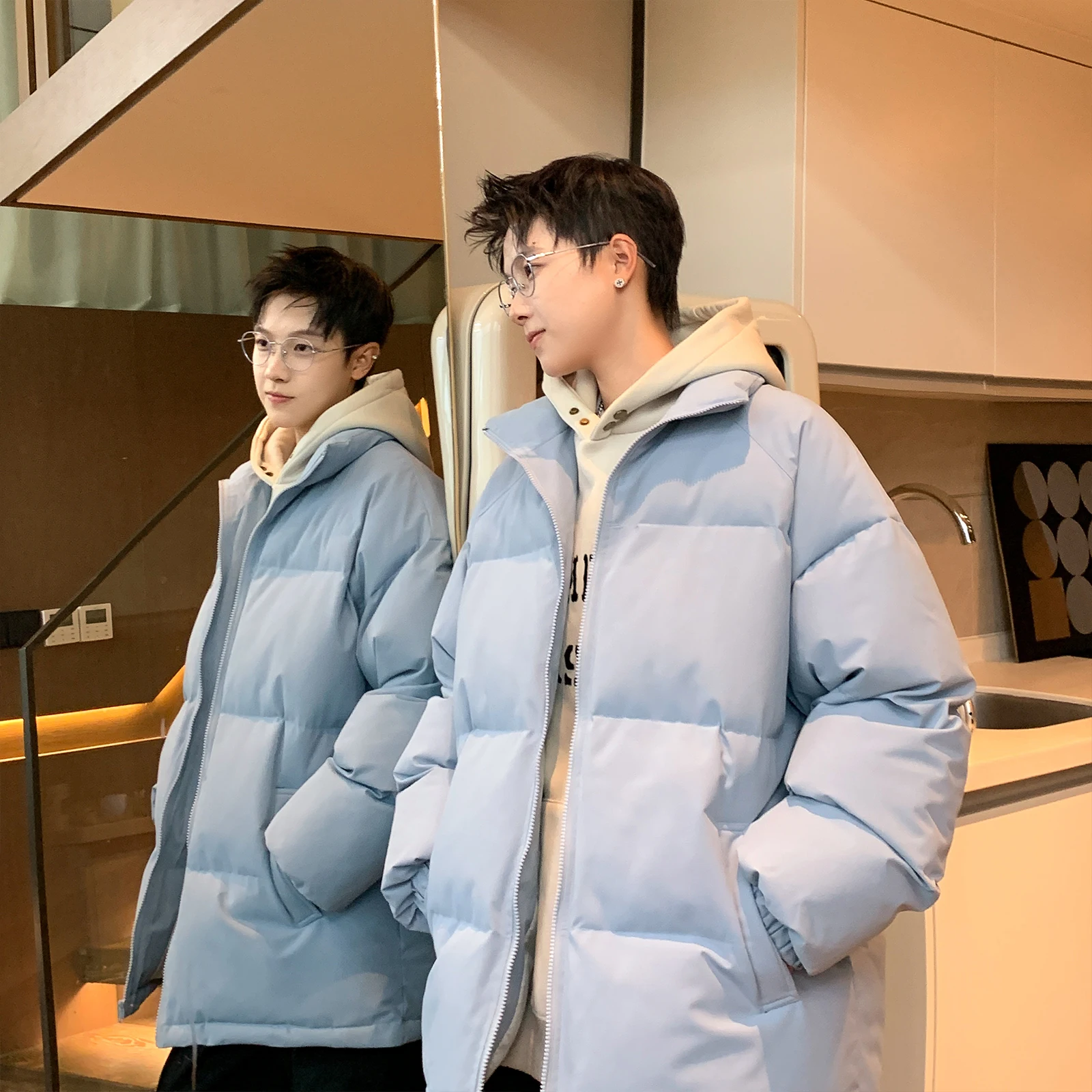 Мужская зимняя утепленная куртка из синего хлопка, свободного кроя, больших размеров, молодежная модная верхняя одежда из полиэфирного волокна
Мужская зимняя утепленная куртка из синего хлопка, свободного кроя, больших размеров, молодежная модная верхняя одежда из полиэфирного волокна