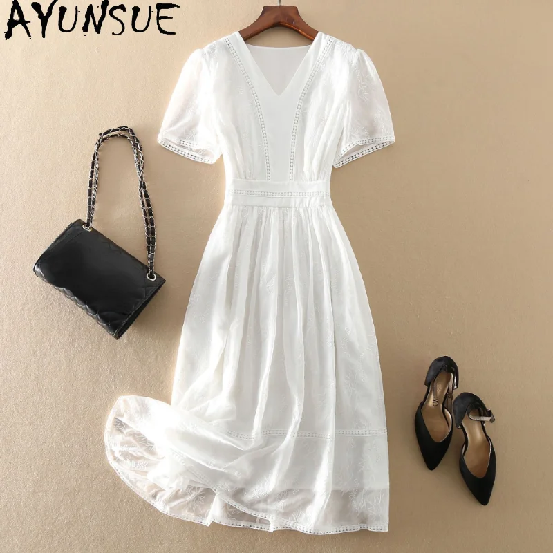 AYUNSUE 2021 Real Silk Dress for Woman Casual White Summer Dresses Famale New Embroidery Beach Dress Ladies Vestidos Mujer SQQ24
AYUNSUE 2021 Real Silk Dress for Woman Casual White Summer Dresses Famale New Embroidery Beach Dress Ladies Vestidos Mujer SQQ24
