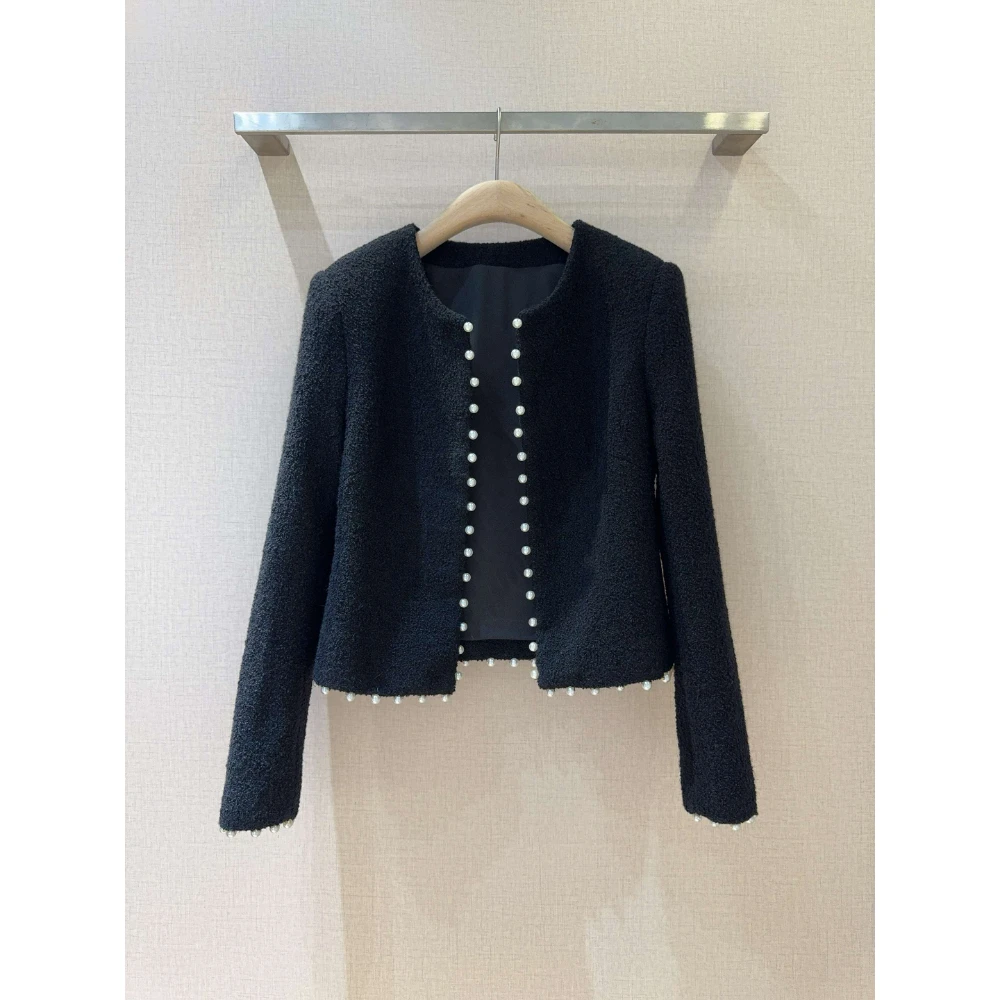 2026 New Arrival! High-End Women's Early Spring Short Coat. 50% Wool & 50% Polyester Blend, Pearl Embellishments (Elegant Luxe).
2026 New Arrival! High-End Women's Early Spring Short Coat. 50% Wool & 50% Polyester Blend, Pearl Embellishments (Elegant Luxe).