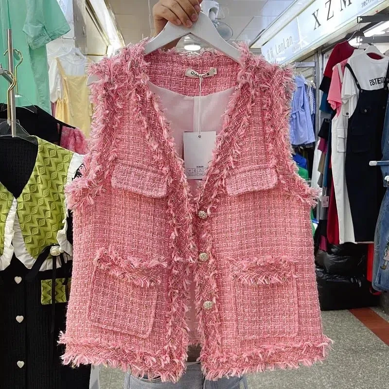 V-Neck Fragrant Single Breasted Tweed Bright Silk Tassel Vest Coat Women Autumn 2023 Ladies Wool Waistcoat
V-Neck Fragrant Single Breasted Tweed Bright Silk Tassel Vest Coat Women Autumn 2023 Ladies Wool Waistcoat