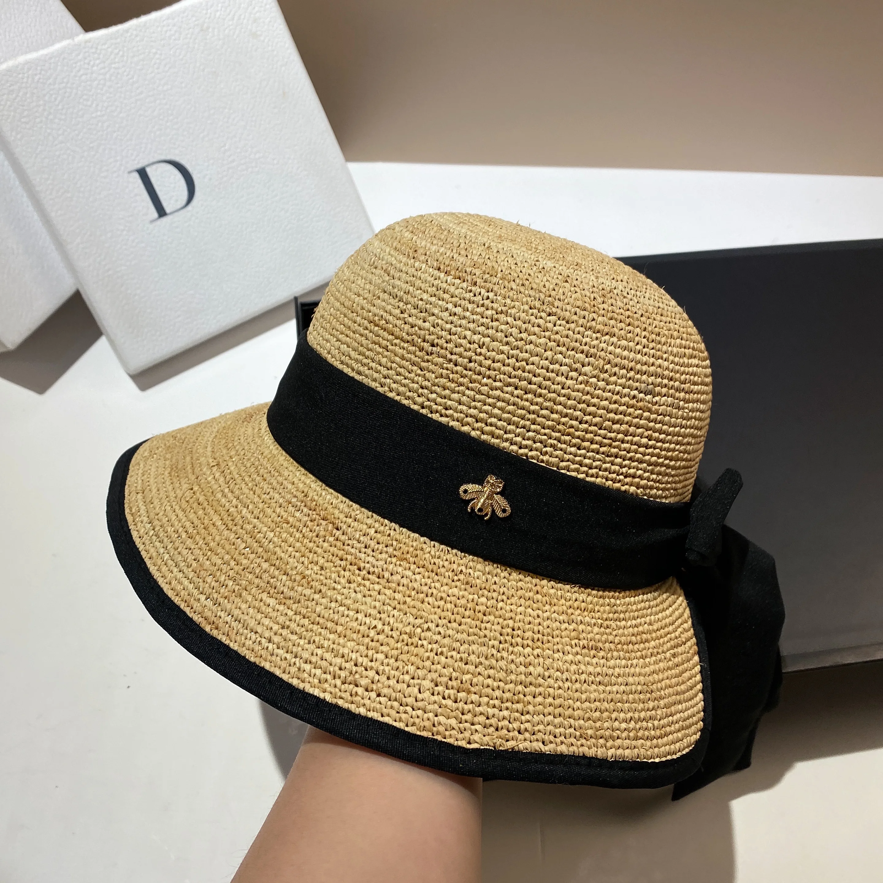 High quality natural raffia handmade crochet basin hat outdoor shade UV protection fashion straw hat light foldable sun hat
High quality natural raffia handmade crochet basin hat outdoor shade UV protection fashion straw hat light foldable sun hat