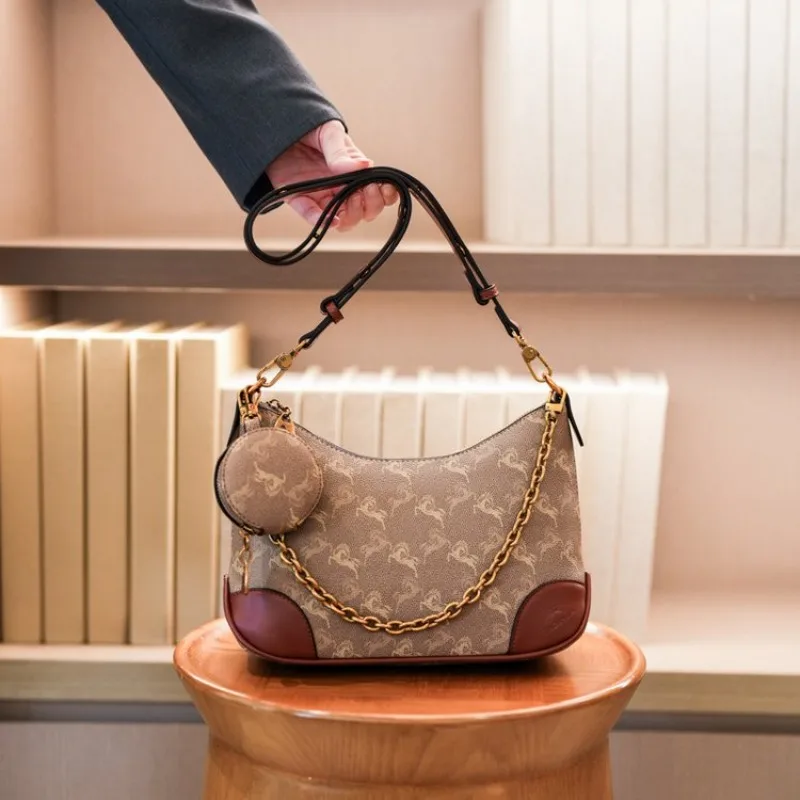 Уникальная простая классическая сумка для подгузников, вместительная, модная кожаная сумка через плечо для женщин, элегантная винтажная сумка-мессенджер.
Уникальная простая классическая сумка для подгузников, вместительная, модная кожаная сумка через плечо для женщин, элегантная винтажная сумка-мессенджер.