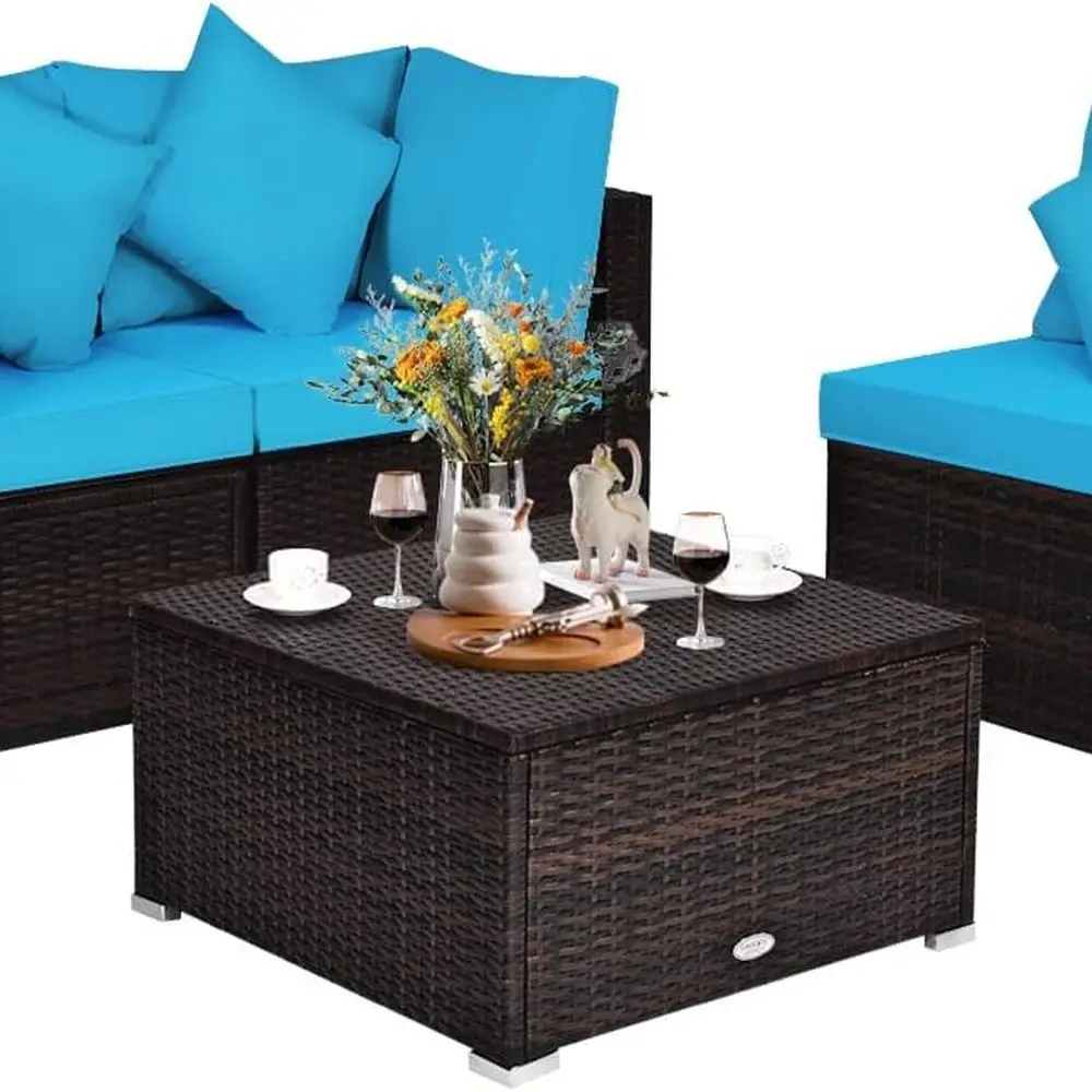 Комплект мебели для патио из ротанга с бирюзовой мягкой подкладкой, диваном и пуфиком
Комплект мебели для патио из ротанга с бирюзовой мягкой подкладкой, диваном и пуфиком