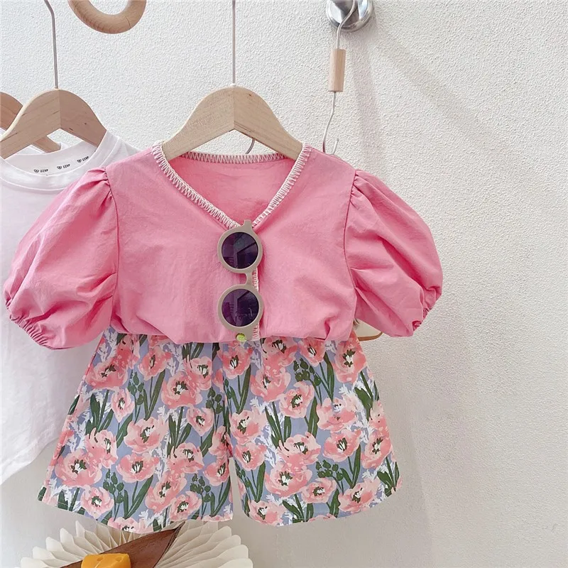 Spring and Summer New Girls' Suit Cute Top plus Floral Shorts Two-Piece SetWS
Spring and Summer New Girls' Suit Cute Top plus Floral Shorts Two-Piece SetWS