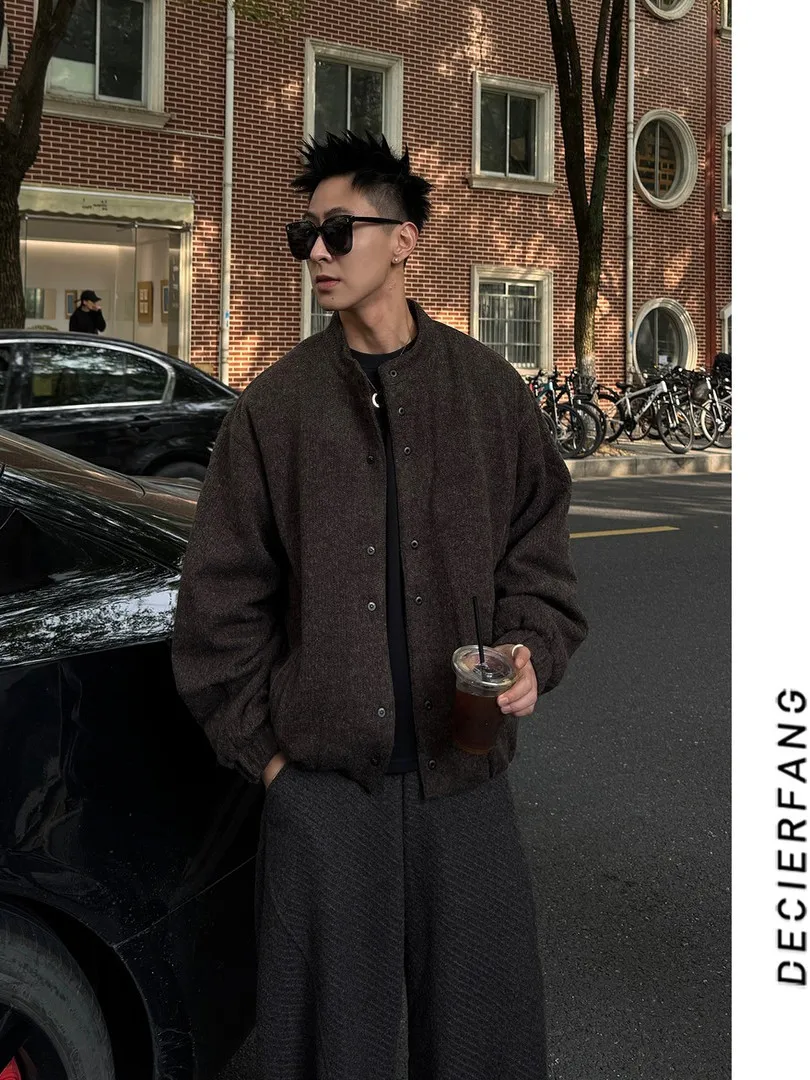 Теплый зимний пуховик из шерстяного твида с воротником-стойкой, свободного кроя, повседневный мужской пуховик для ежедневной носки
Теплый зимний пуховик из шерстяного твида с воротником-стойкой, свободного кроя, повседневный мужской пуховик для ежедневной носки