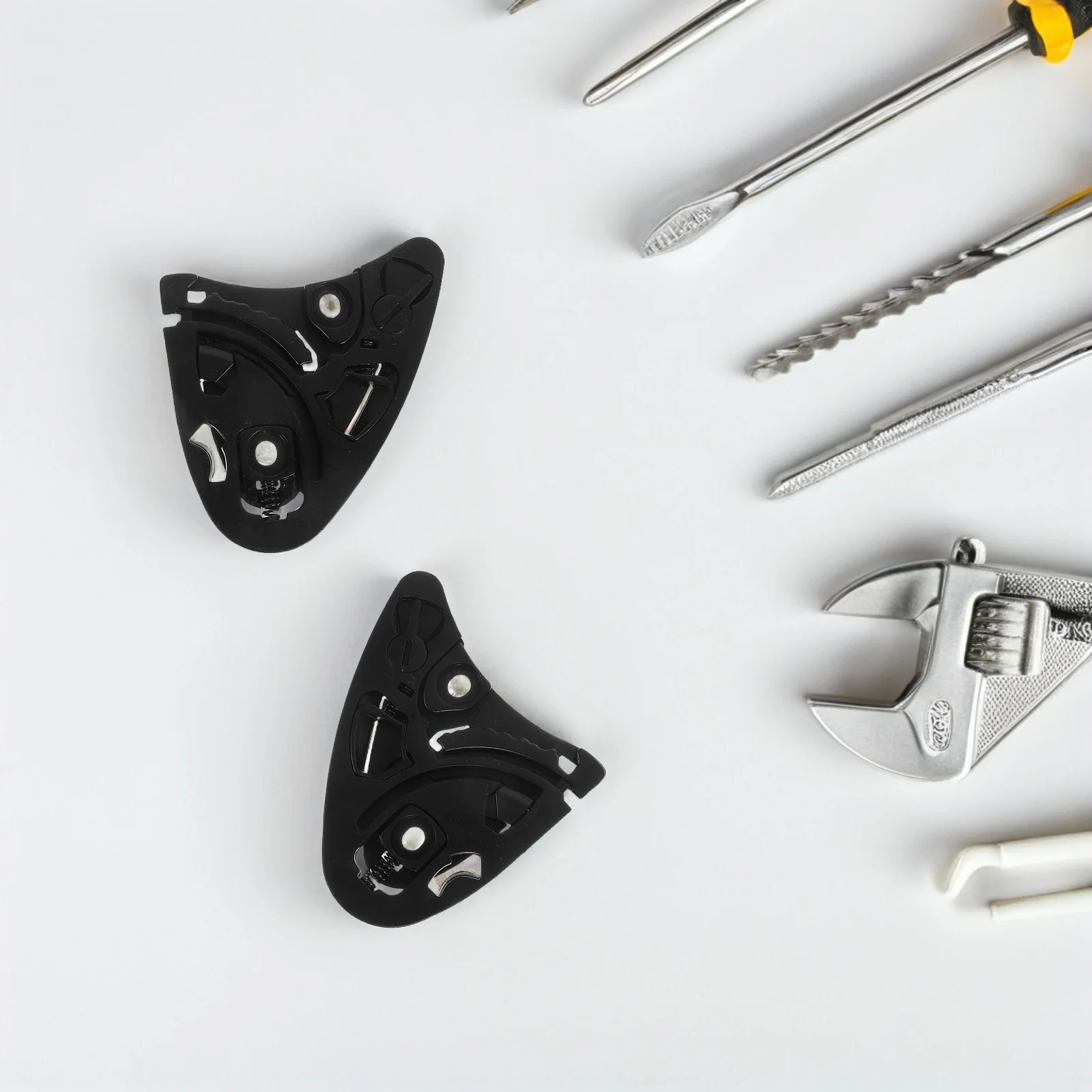 2pcs Motorcycle Parts Visor Base Plate Gear Mechanism Quick Release Wind Resistant Plastic Visor Shield For 
2pcs Motorcycle Parts Visor Base Plate Gear Mechanism Quick Release Wind Resistant Plastic Visor Shield For