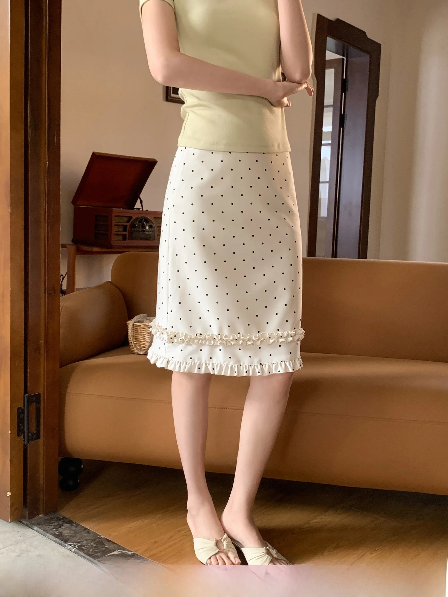 Юбка XXNING в горошек с оборками, прямого кроя, с высокой талией, из смесового полиэстера, с внутренними шортиками, женская, весенняя мода
Юбка XXNING в горошек с оборками, прямого кроя, с высокой талией, из смесового полиэстера, с внутренними шортиками, женская, весенняя мода