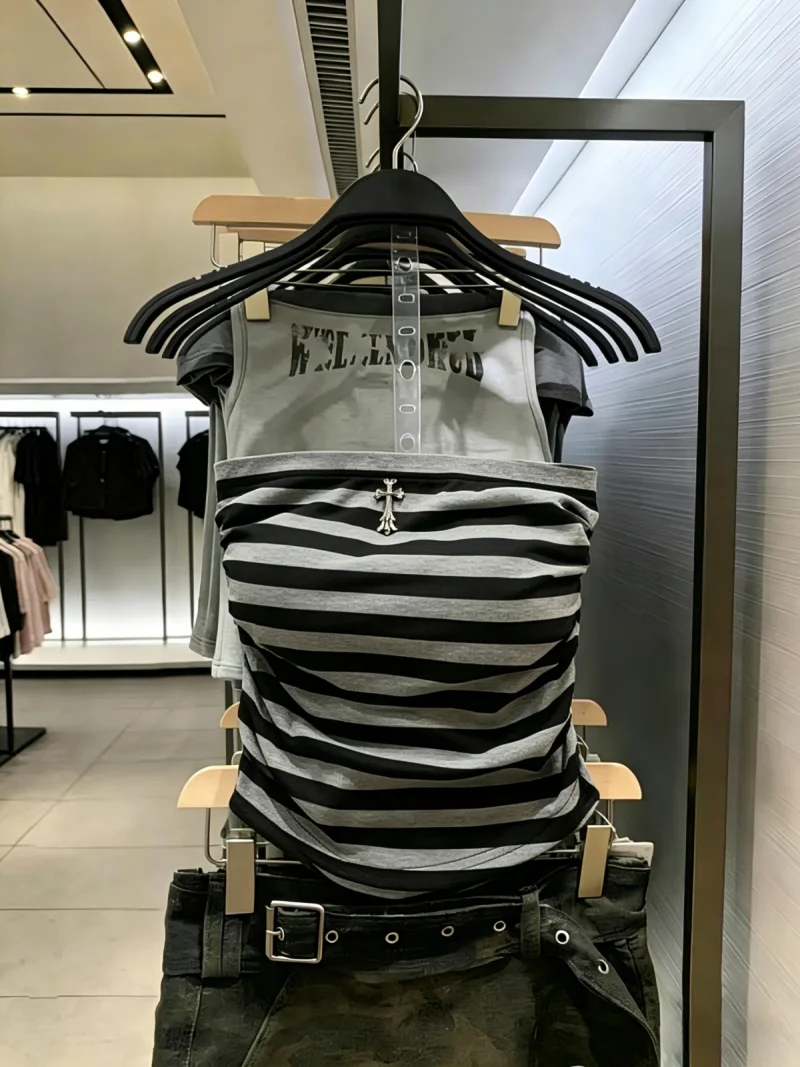 Slim Fit Stripe Vest Women's Summer Short Top with Chest Pad Retro Style Korean Fashion Casual Comfortable Silk Material
Slim Fit Stripe Vest Women's Summer Short Top with Chest Pad Retro Style Korean Fashion Casual Comfortable Silk Material