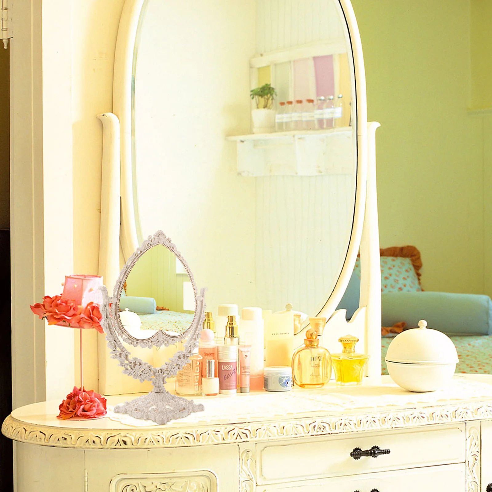 1Pcs Durable Retro Standing Makeup Mirror Desktop Clear Mirror Women Home Use Vintage Style Makeup Tool 
1Pcs Durable Retro Standing Makeup Mirror Desktop Clear Mirror Women Home Use Vintage Style Makeup Tool