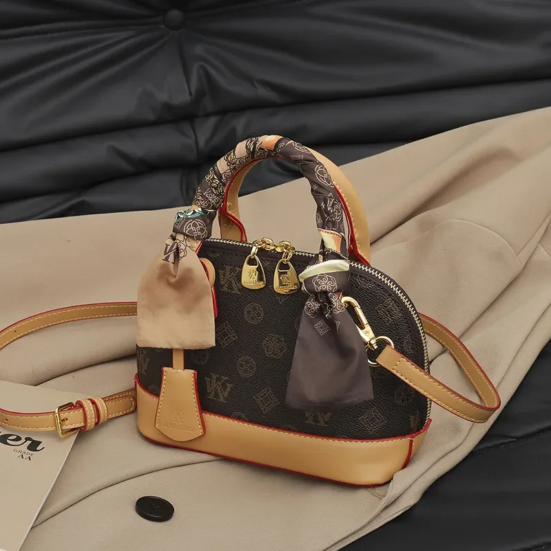 LUYIWEINASI Premium contrasting color presbyopia portable shell bag women's 2025 new light luxury European and American women's shoulder bag oblique span bag
LUYIWEINASI Premium contrasting color presbyopia portable shell bag women's 2025 new light luxury European and American women's shoulder bag oblique span bag